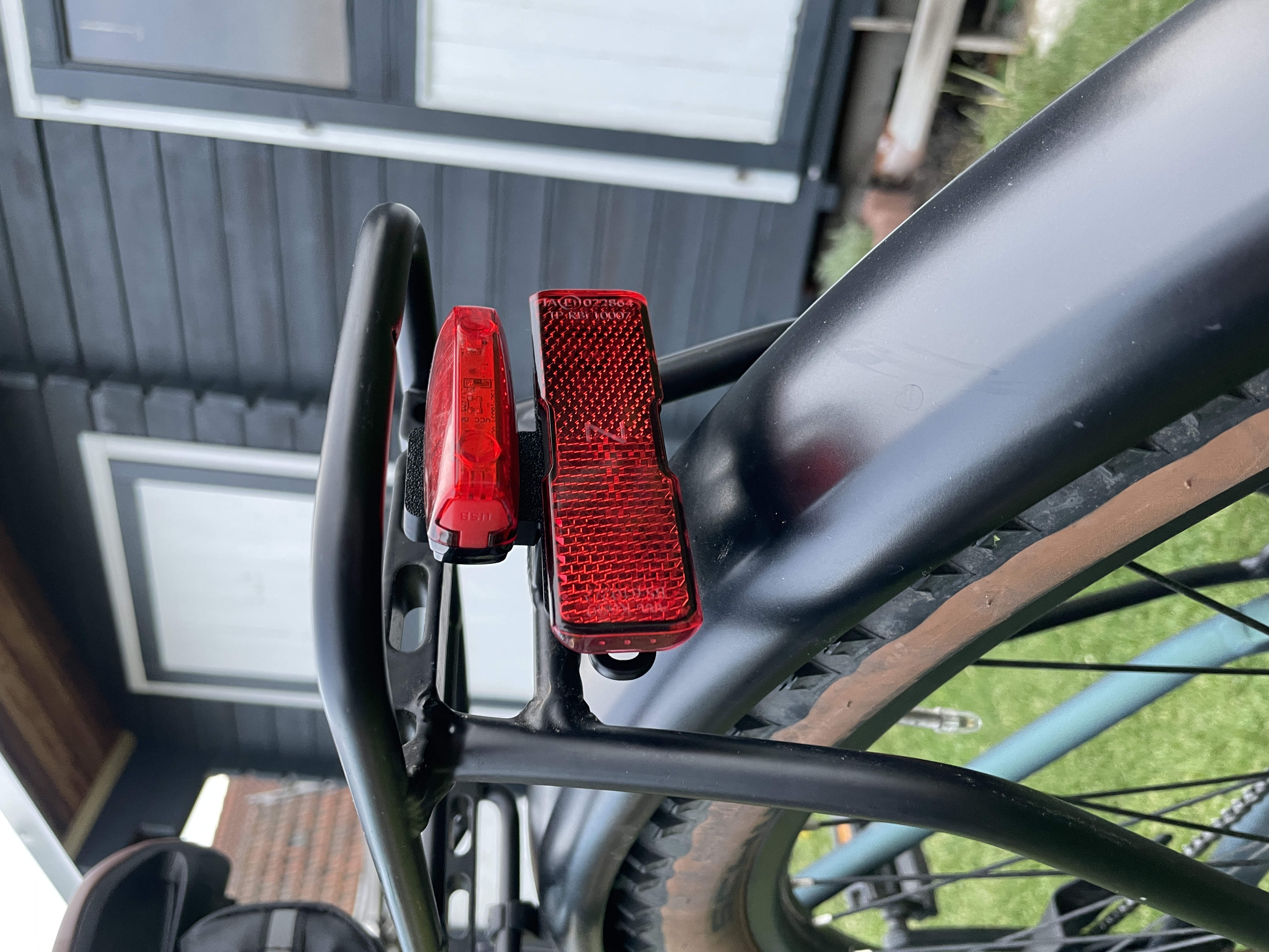 Reflector bracket for Cat Eye Micro 6