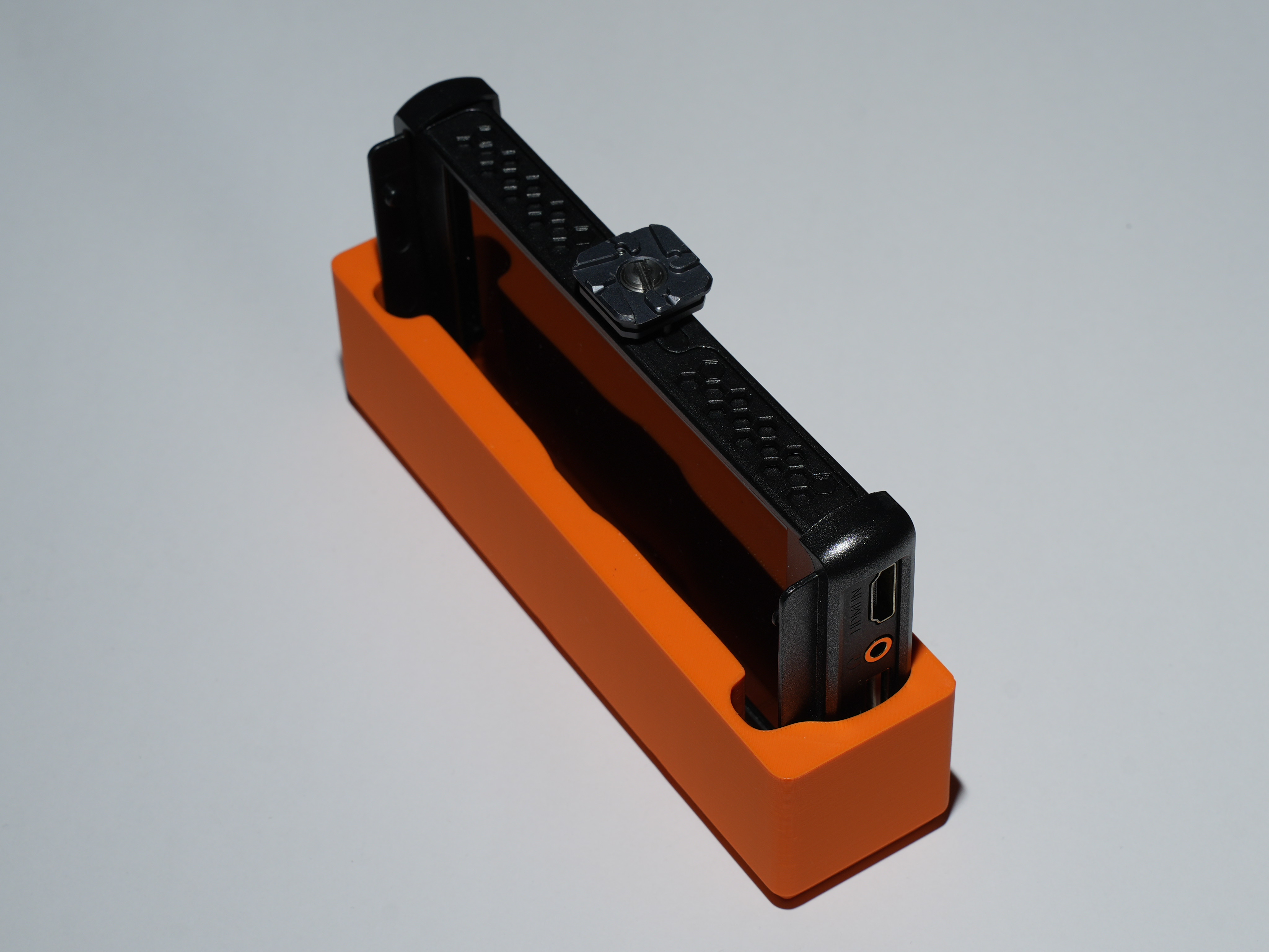 Portkeys PT6 monitor Gridfinity bin