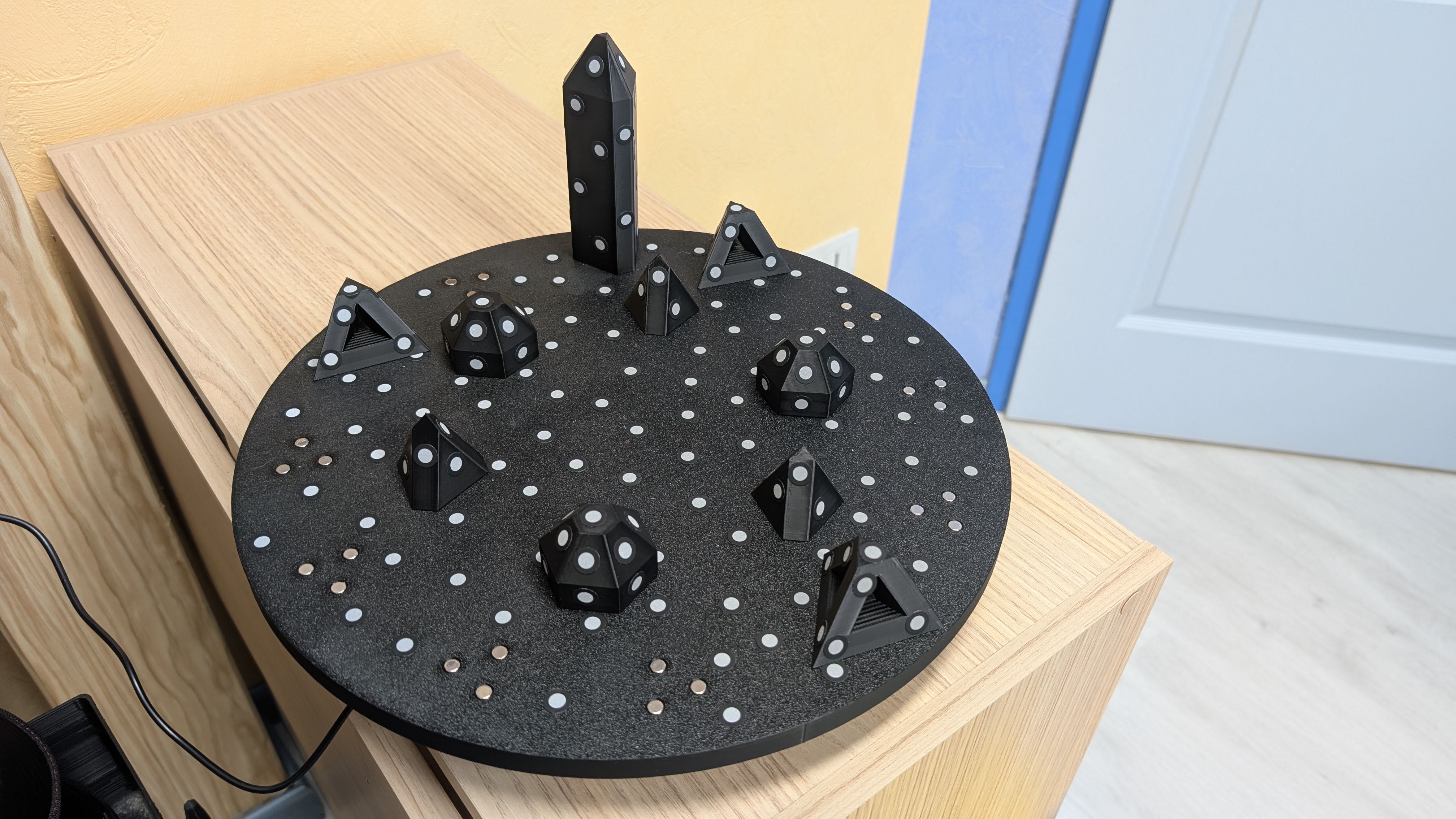 Plateau Revopoint T 125 et plot de marquage 3D magnétique (magnet 6mm*3mm x 108 magnets) 3D model