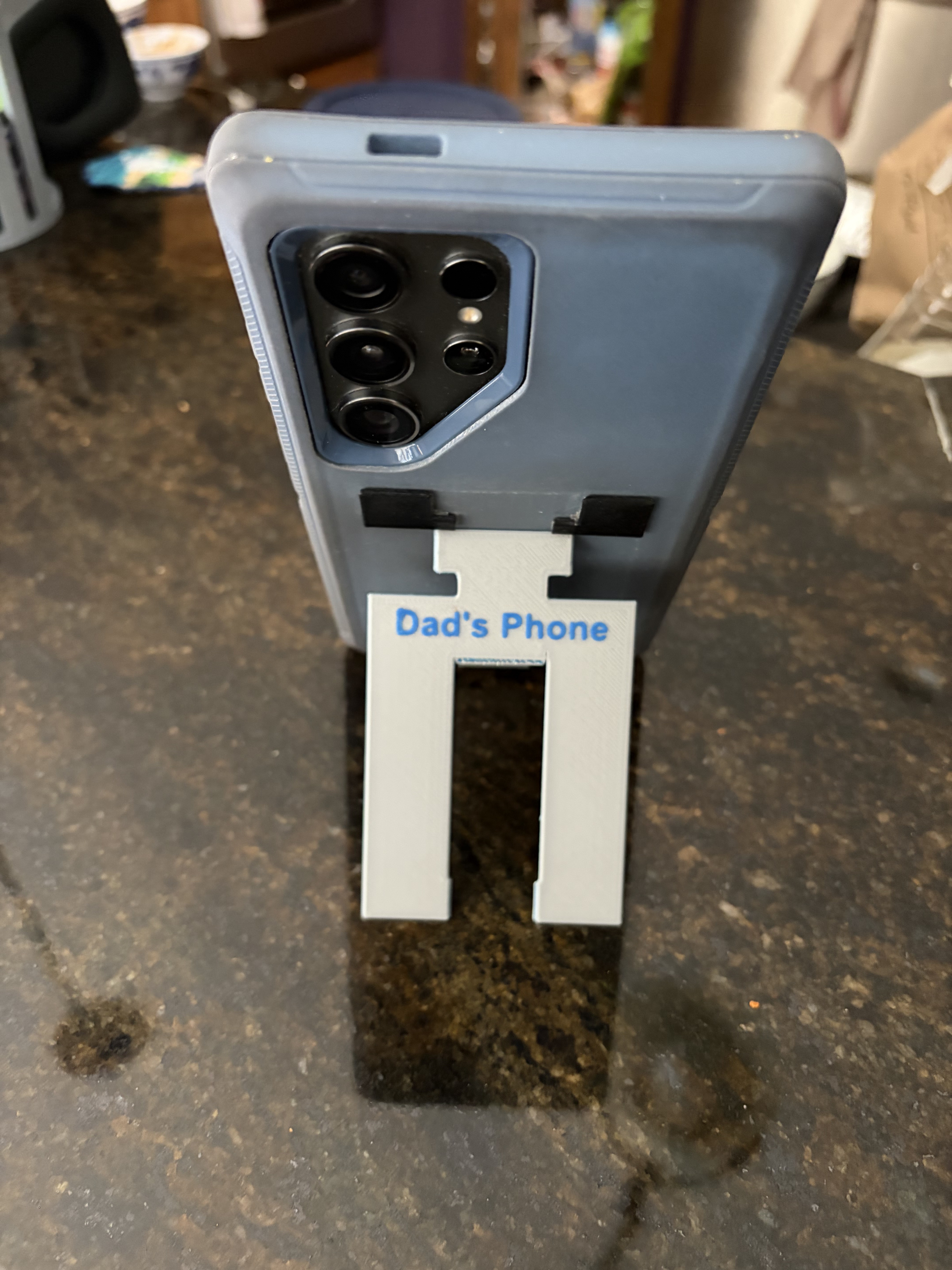 Pop-out cellphone stand TPU/PETG hybrid, no AMS required