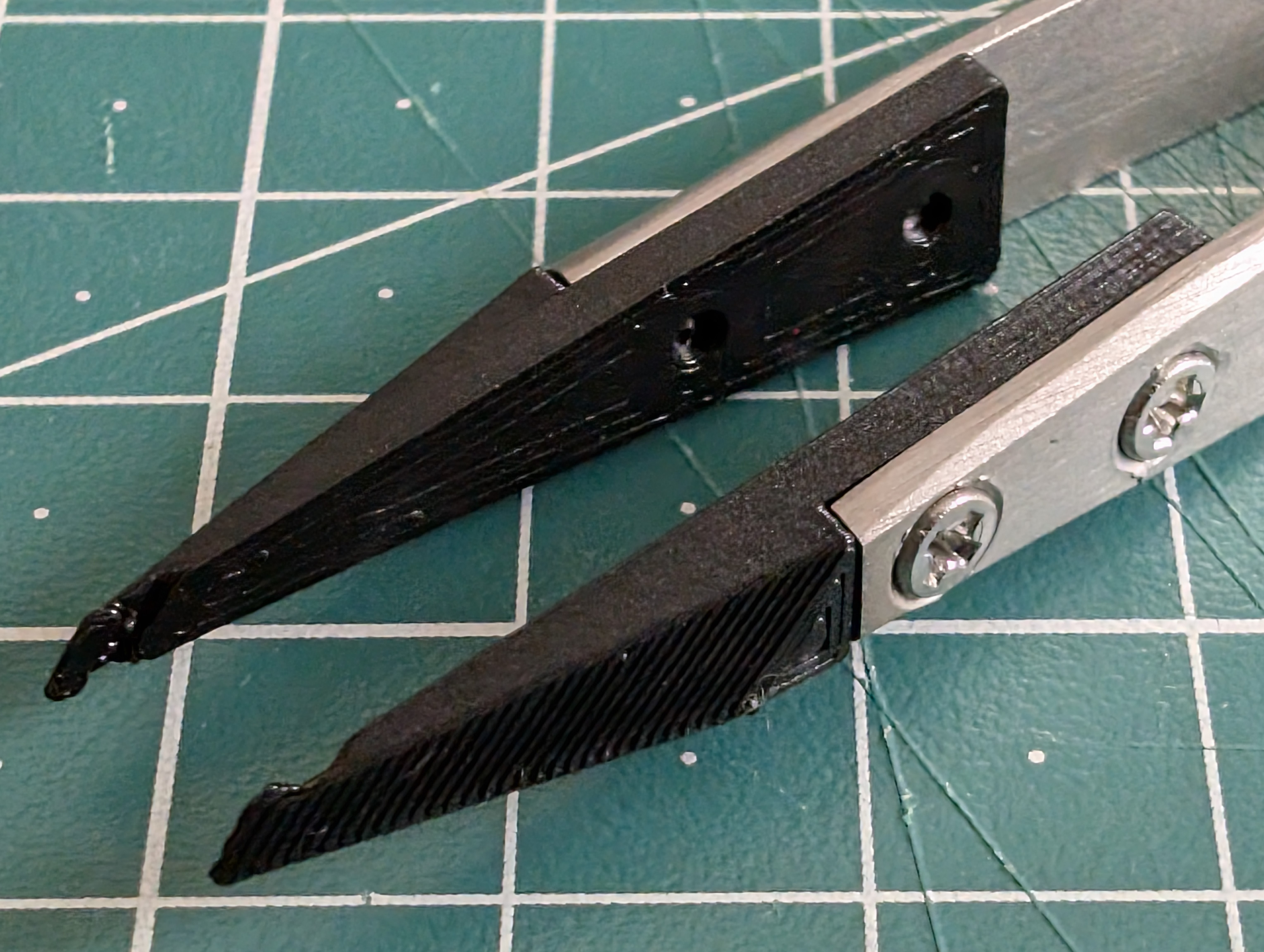 Replaceable grooved tips for Bernstein tweezers — miniatura 3