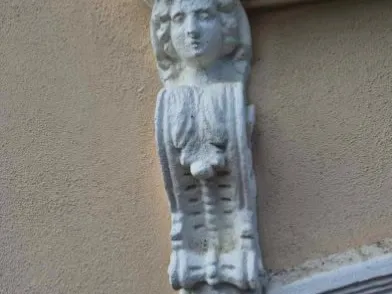 Neoclassical 3D decorative figure