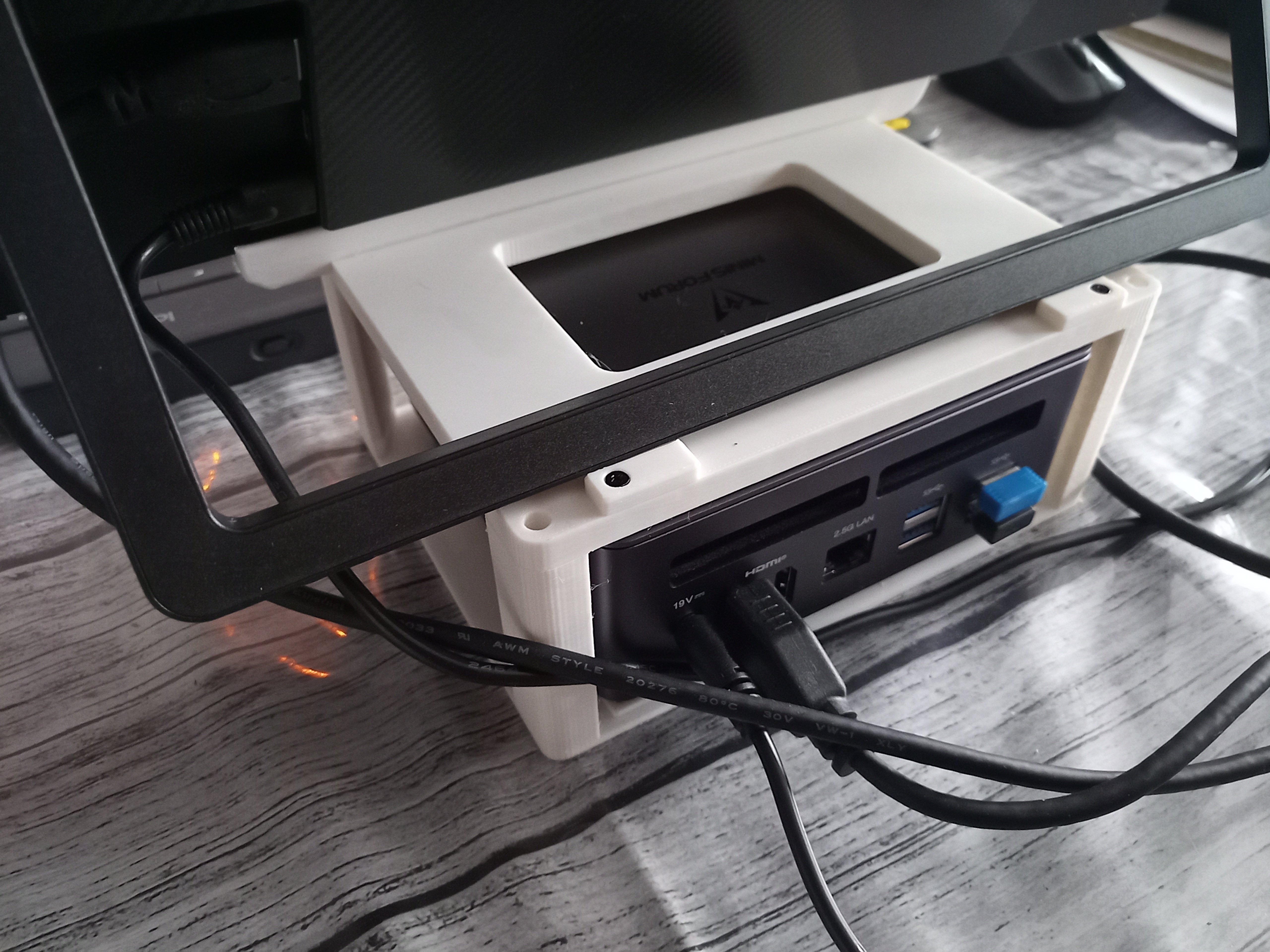 Station ecran portable et mini tour PC — miniatura 2