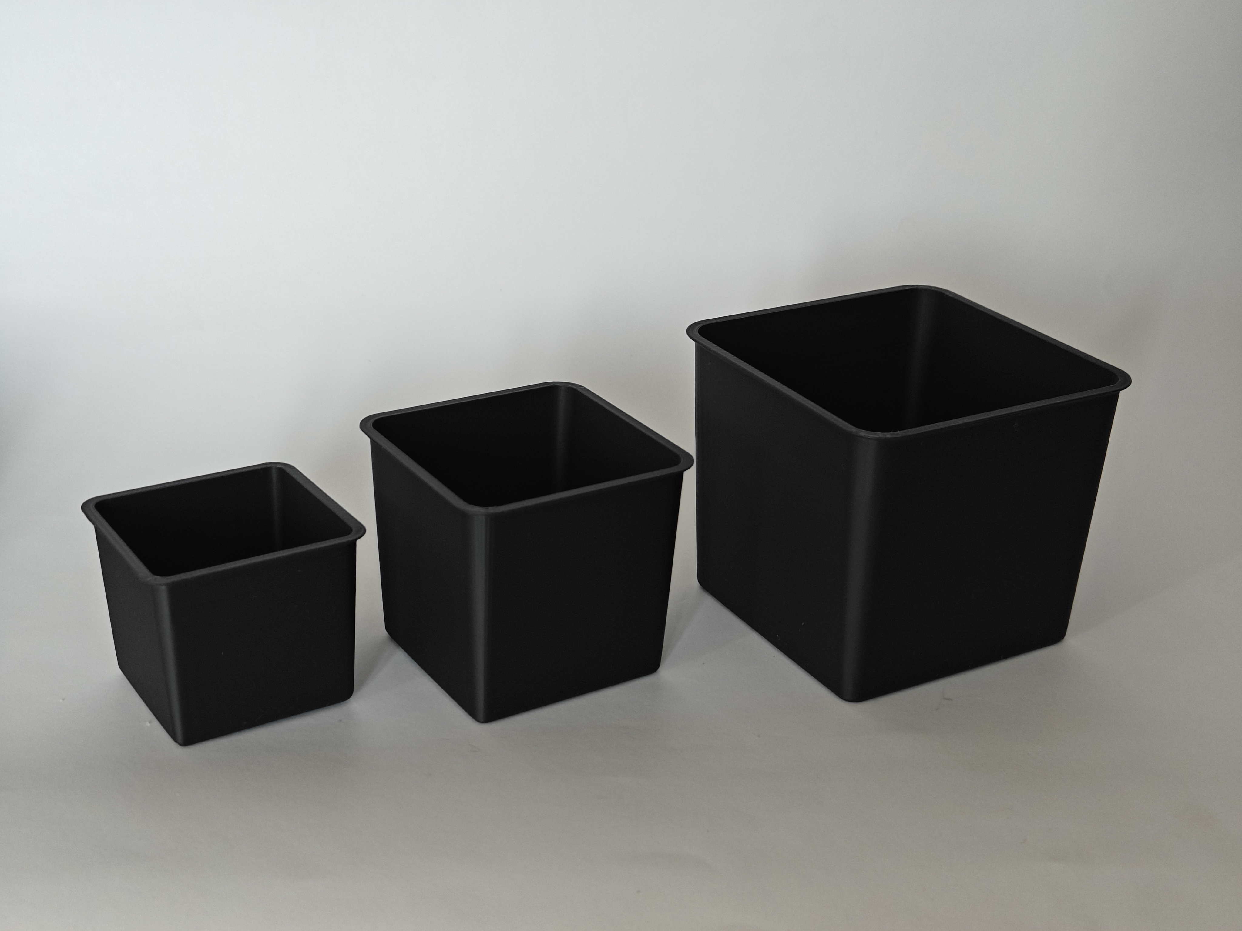 Miniatura 3 do modelo 3D Stackable Square Seedling Pots | 3 Sizes