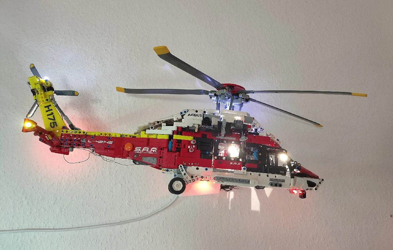 LEGO Airbus Helicopter Wall mount (right side) by PRIME PRINT