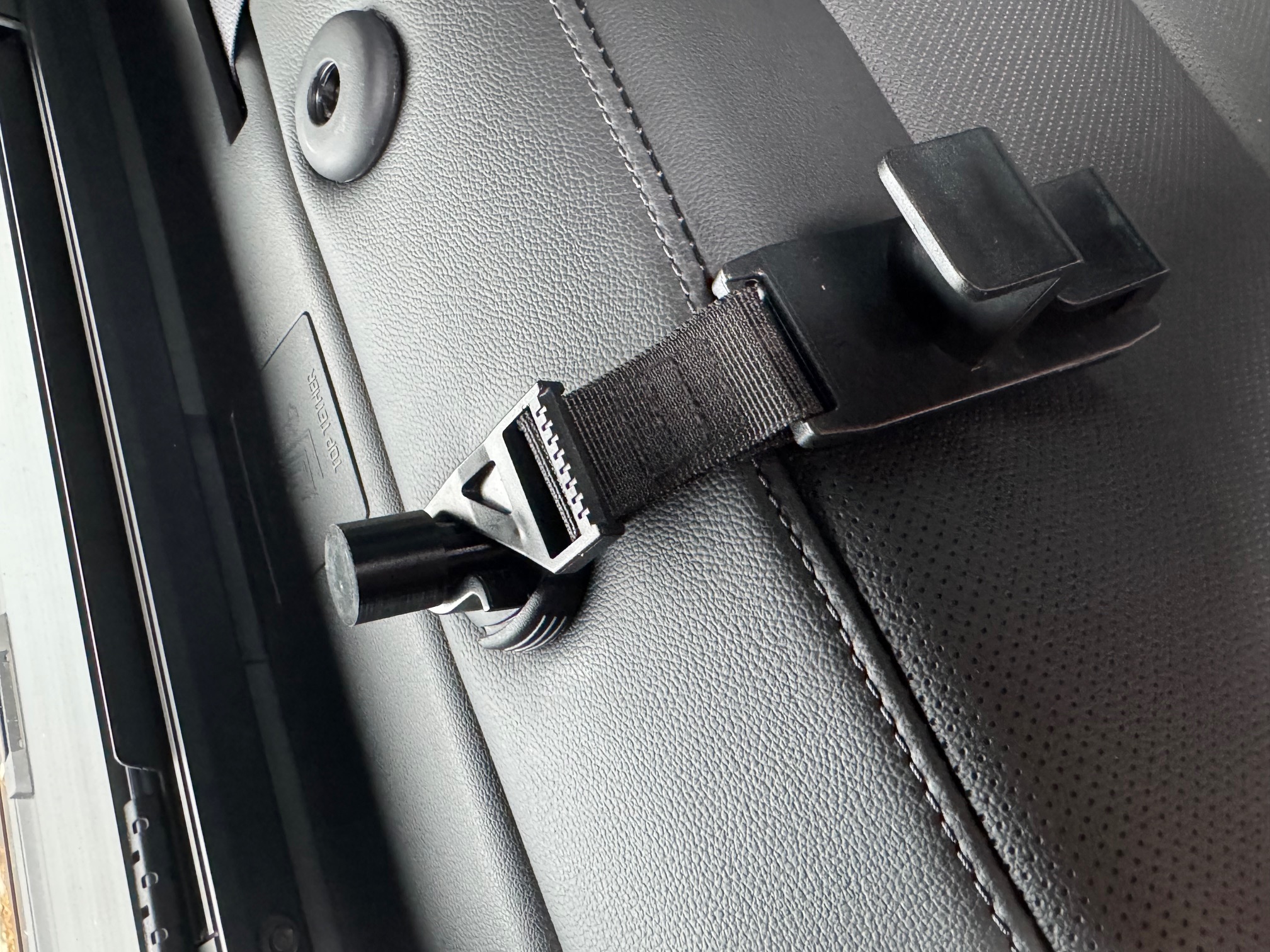 Hyundai Santa Cruz Headrest Rod