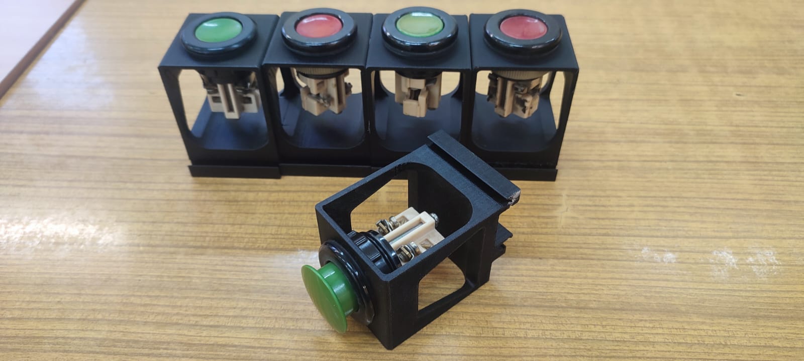 Tactile Button and Light Mount 38mm for DIN Rail TH35