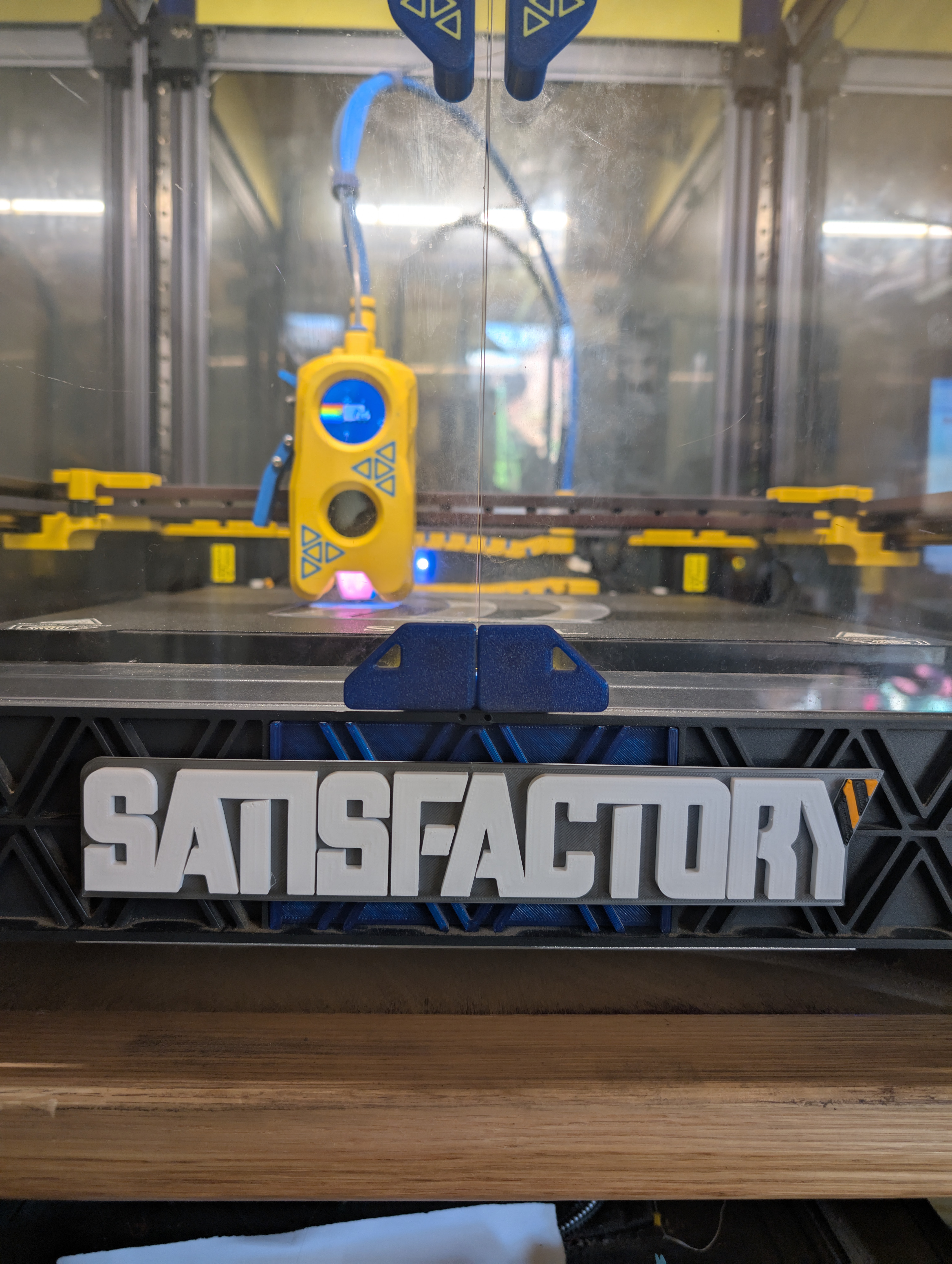 Satisfactory logo with stand or Sv08 display cover mount
