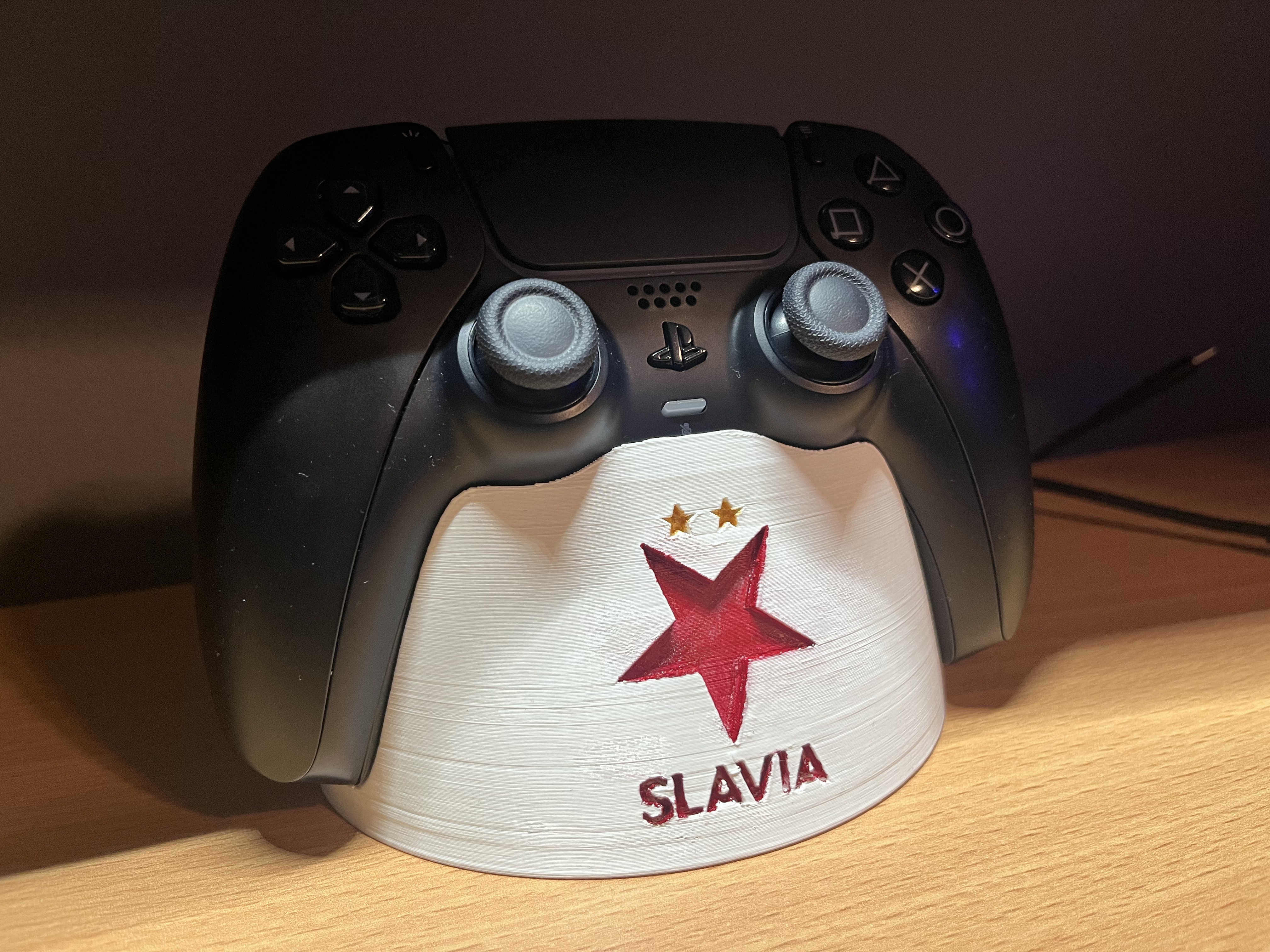 Držák na Dualsense controller SK Slavia Praha 3D model thumbnail