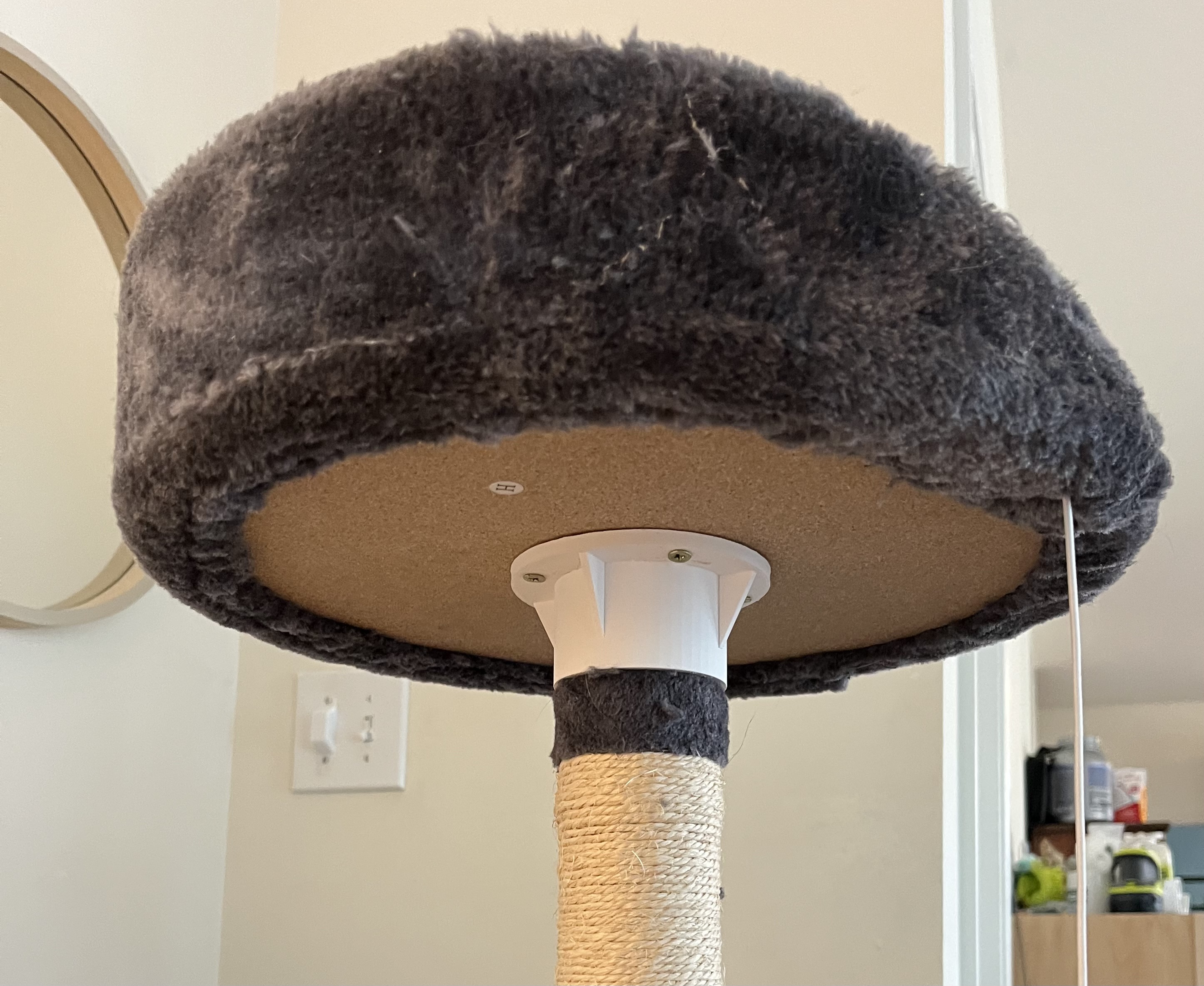 Cat tree support