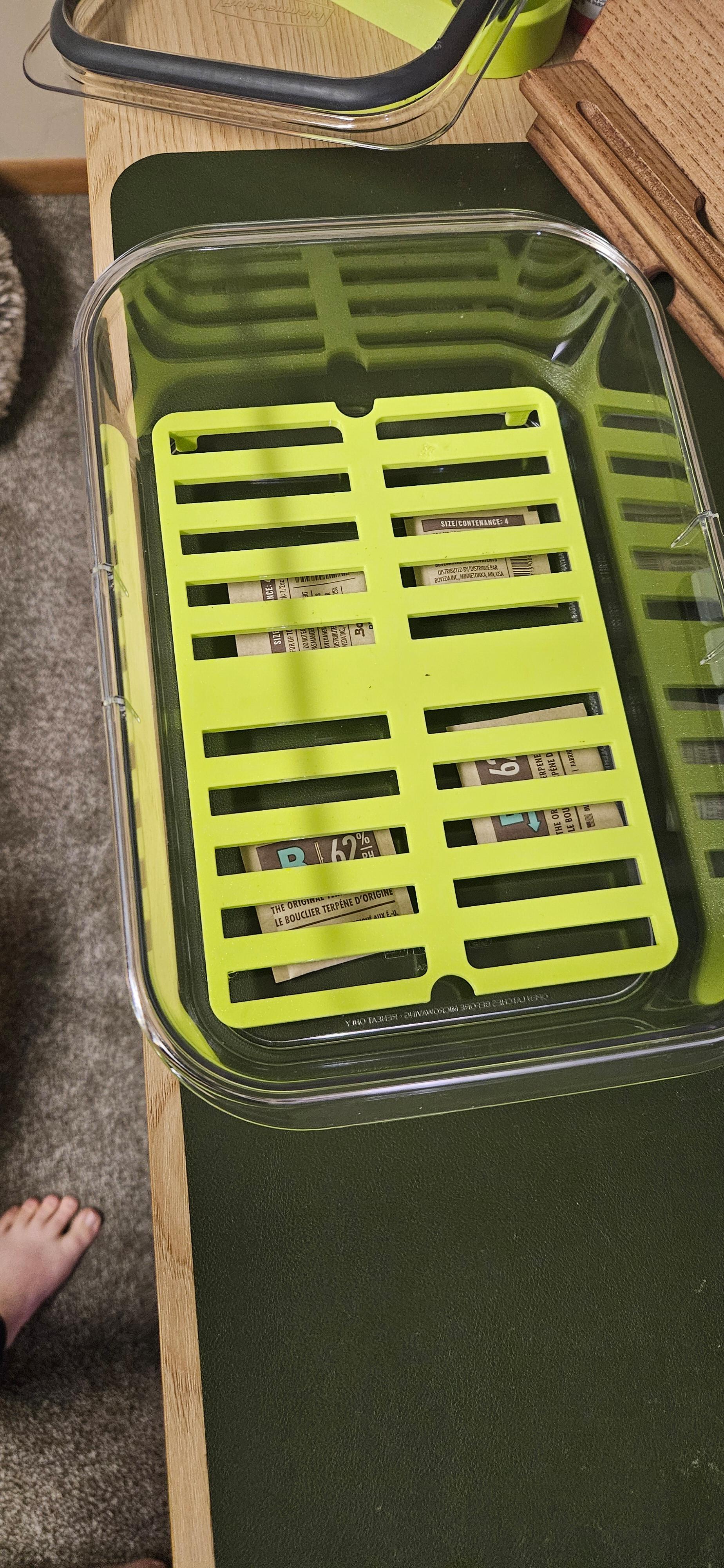 Rubbermaid Brilliance Tupperdor Base Spacer