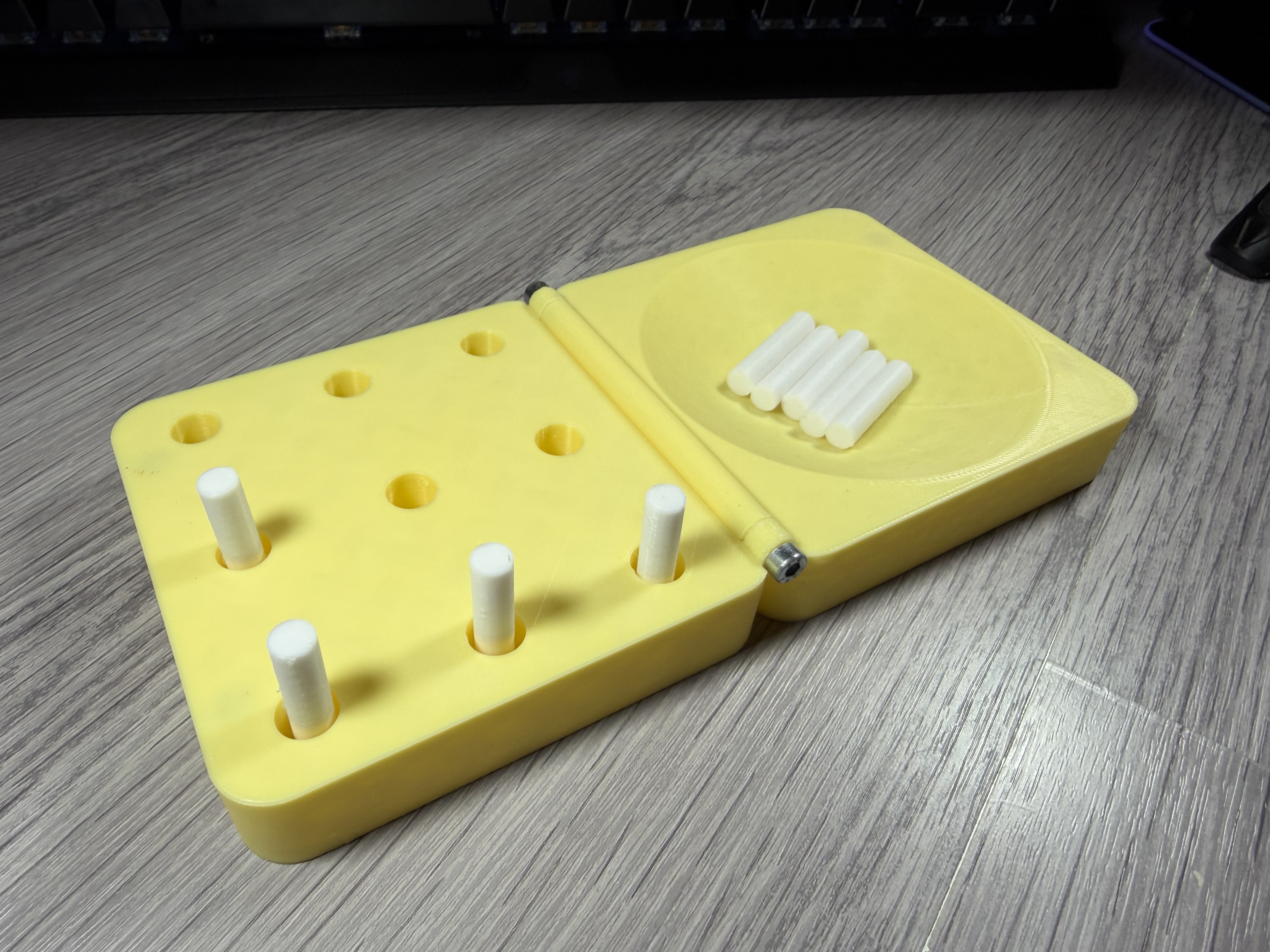 Foldable Nine-Hole Peg Test