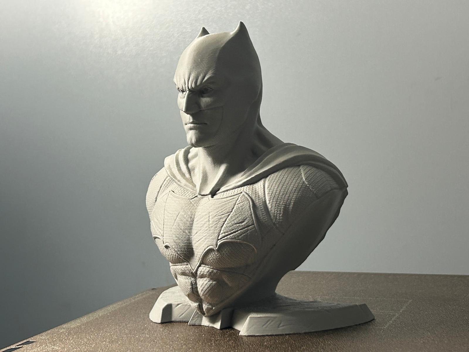 Miniatura 3 do modelo 3D Batman Statue "torso"