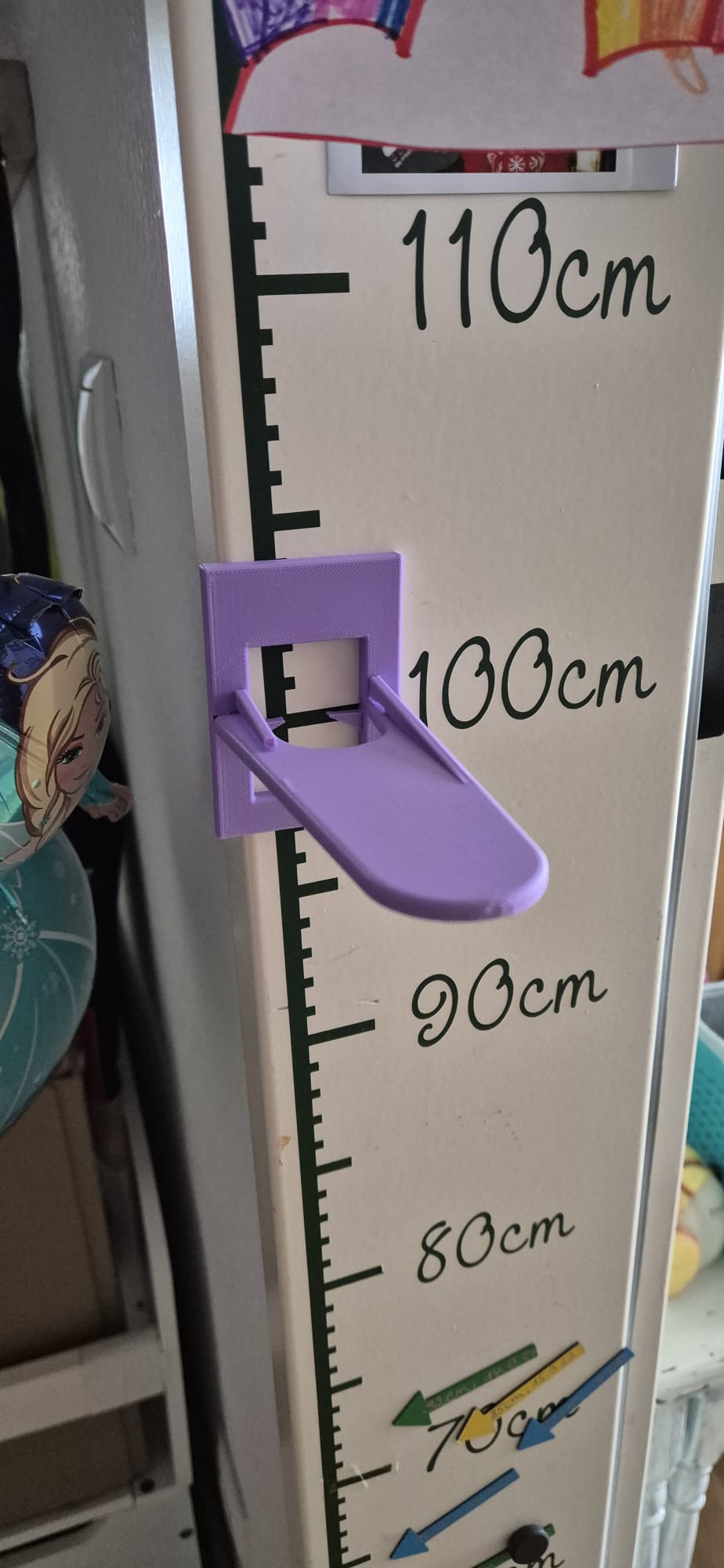 Kids height measurement helper tool / Stadiometer with magnet hole