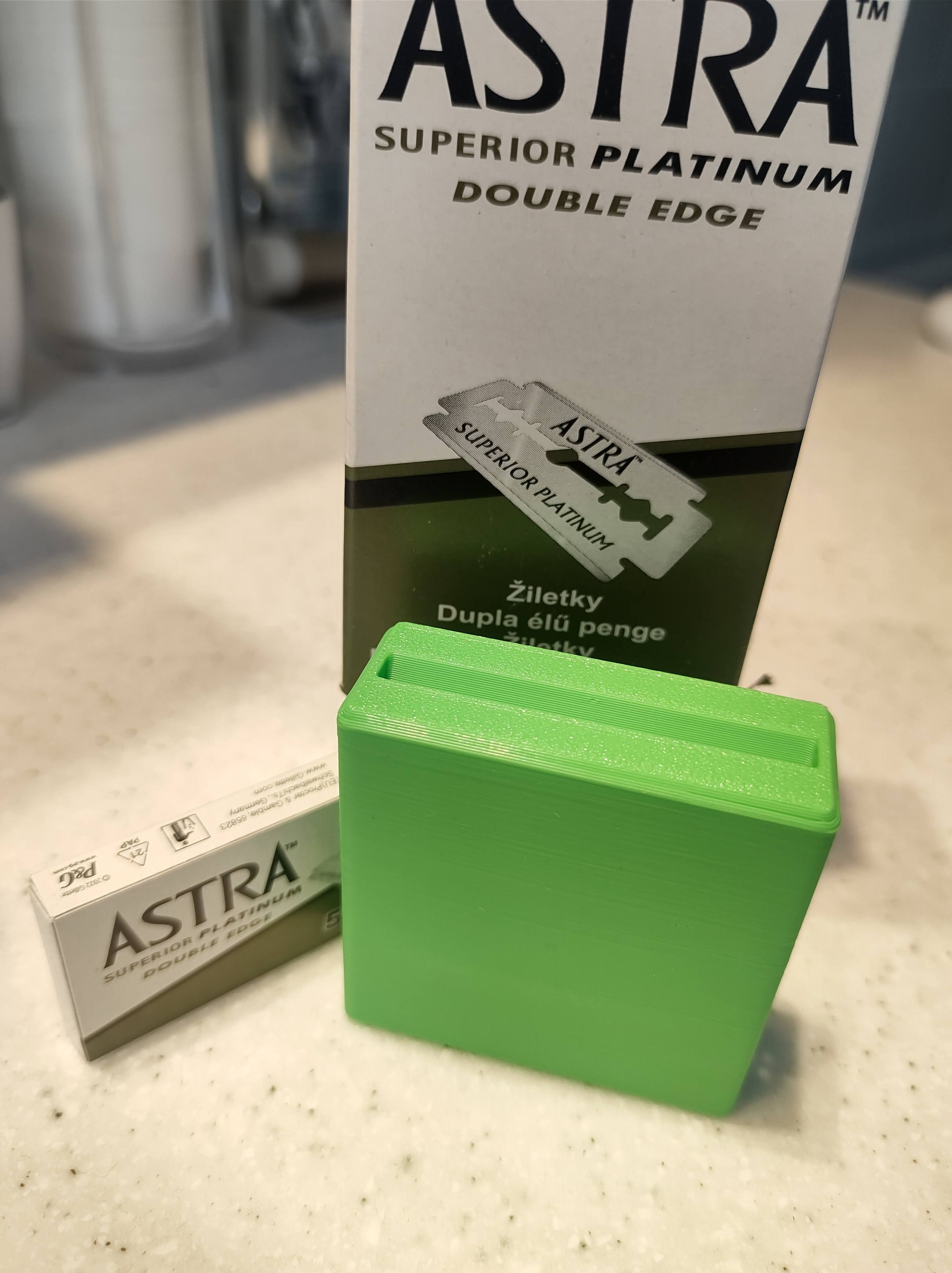 Safe razor blade disposal box - no falling out, no support