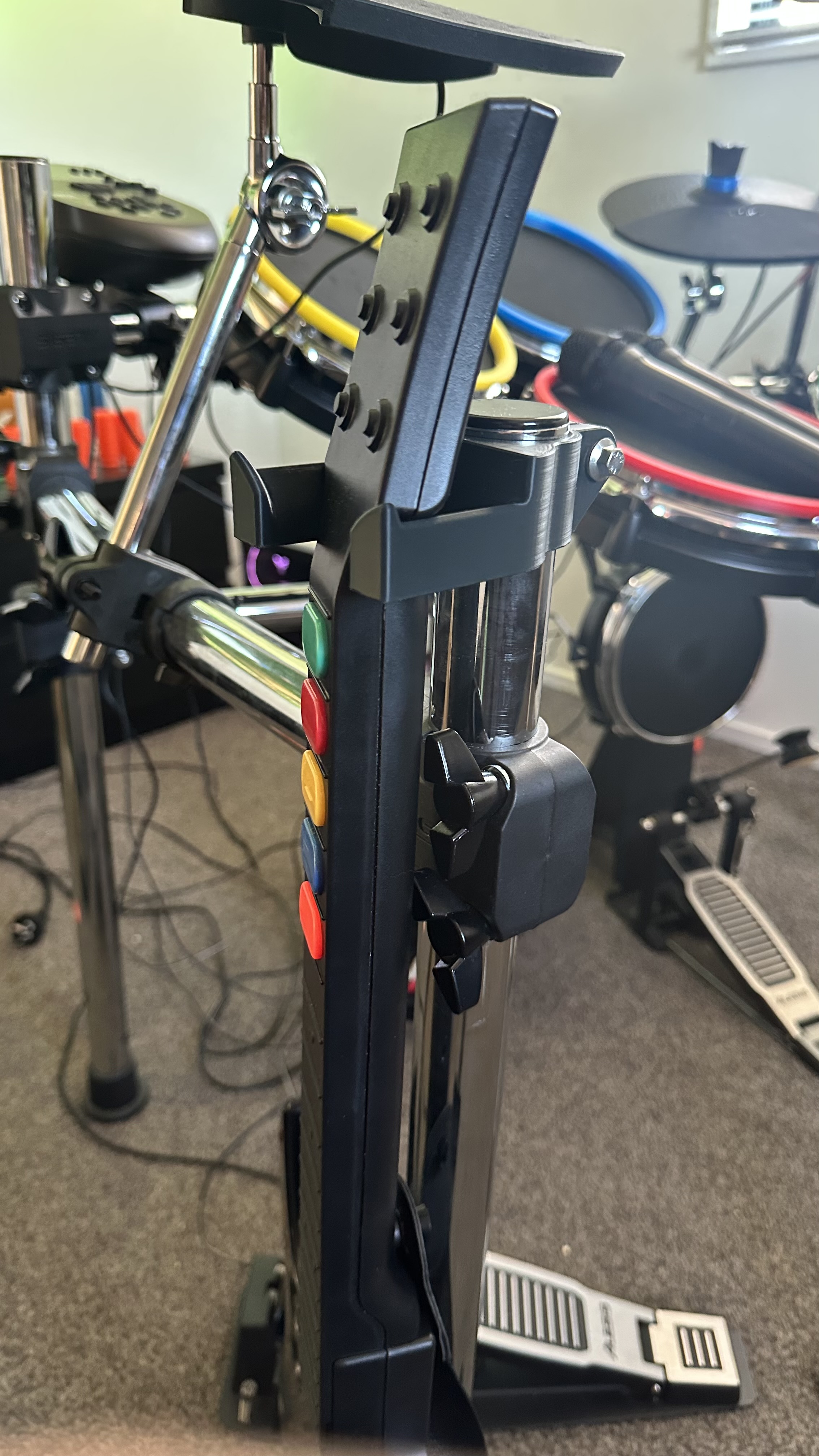 Plastic Guitar 1.5" drum rack tube mount