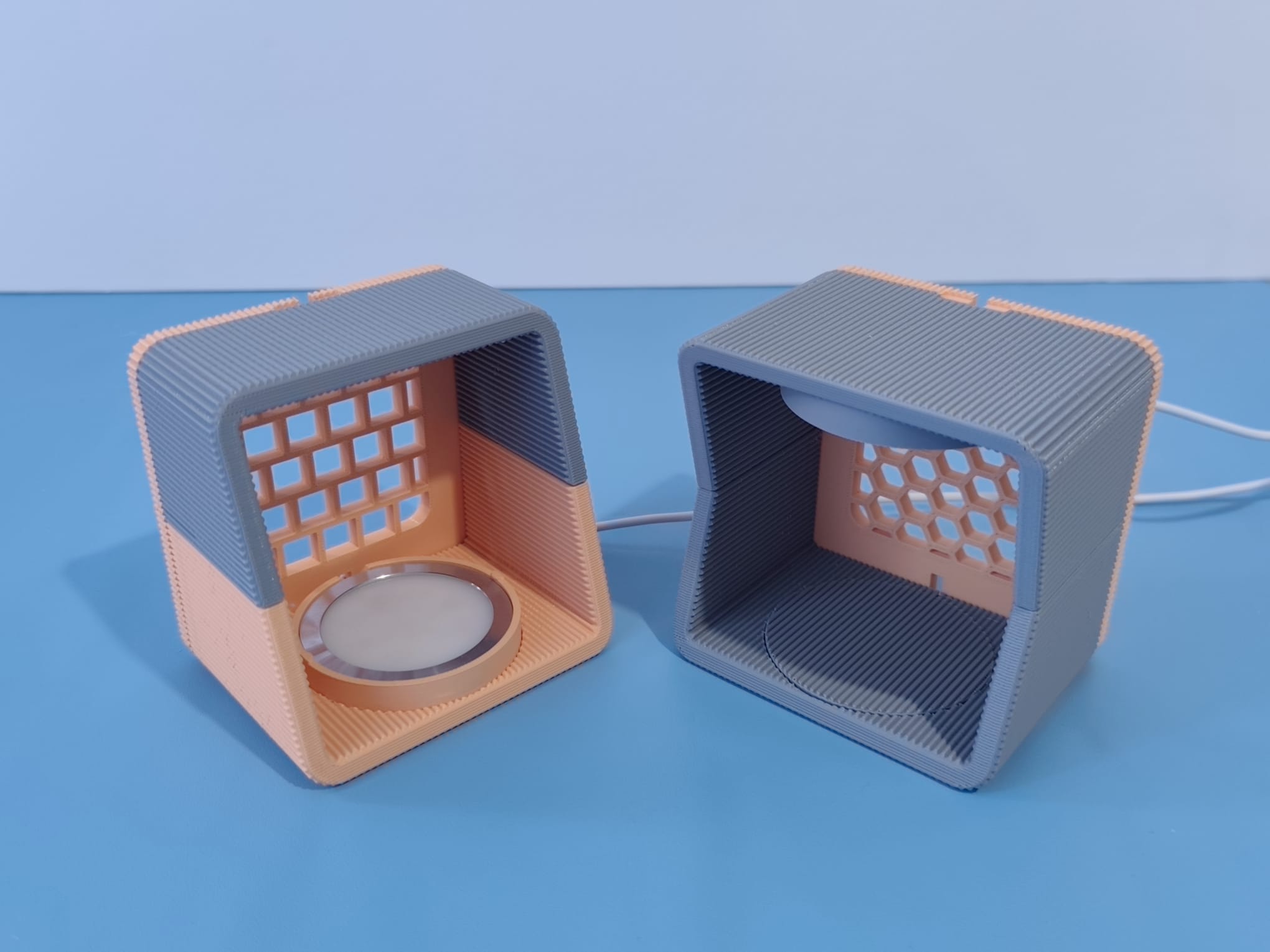 Modular and customizable retro lamp