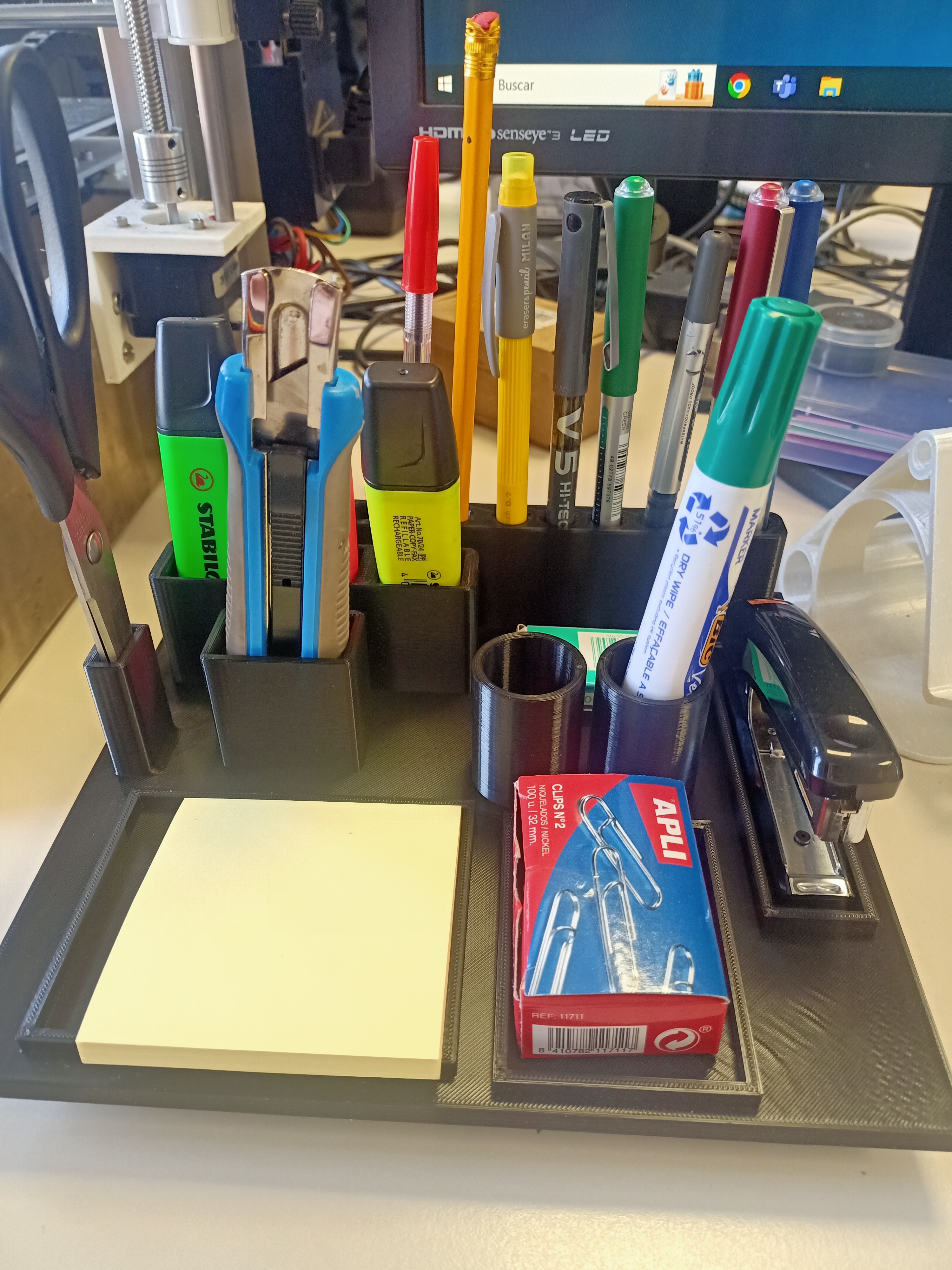 Escritorio (desk)