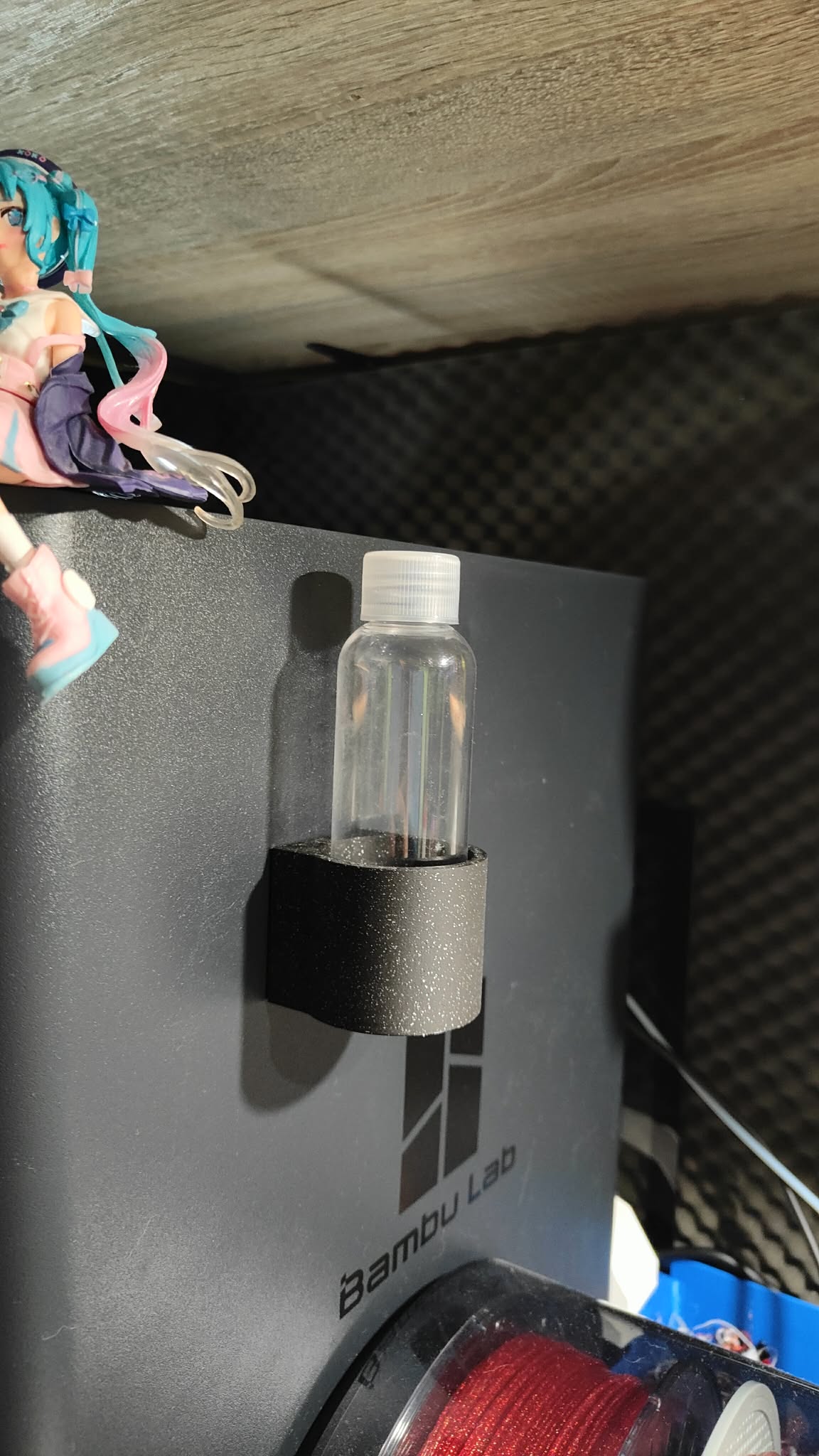 Small bottle wall hanger <19.5mm inside diameter>