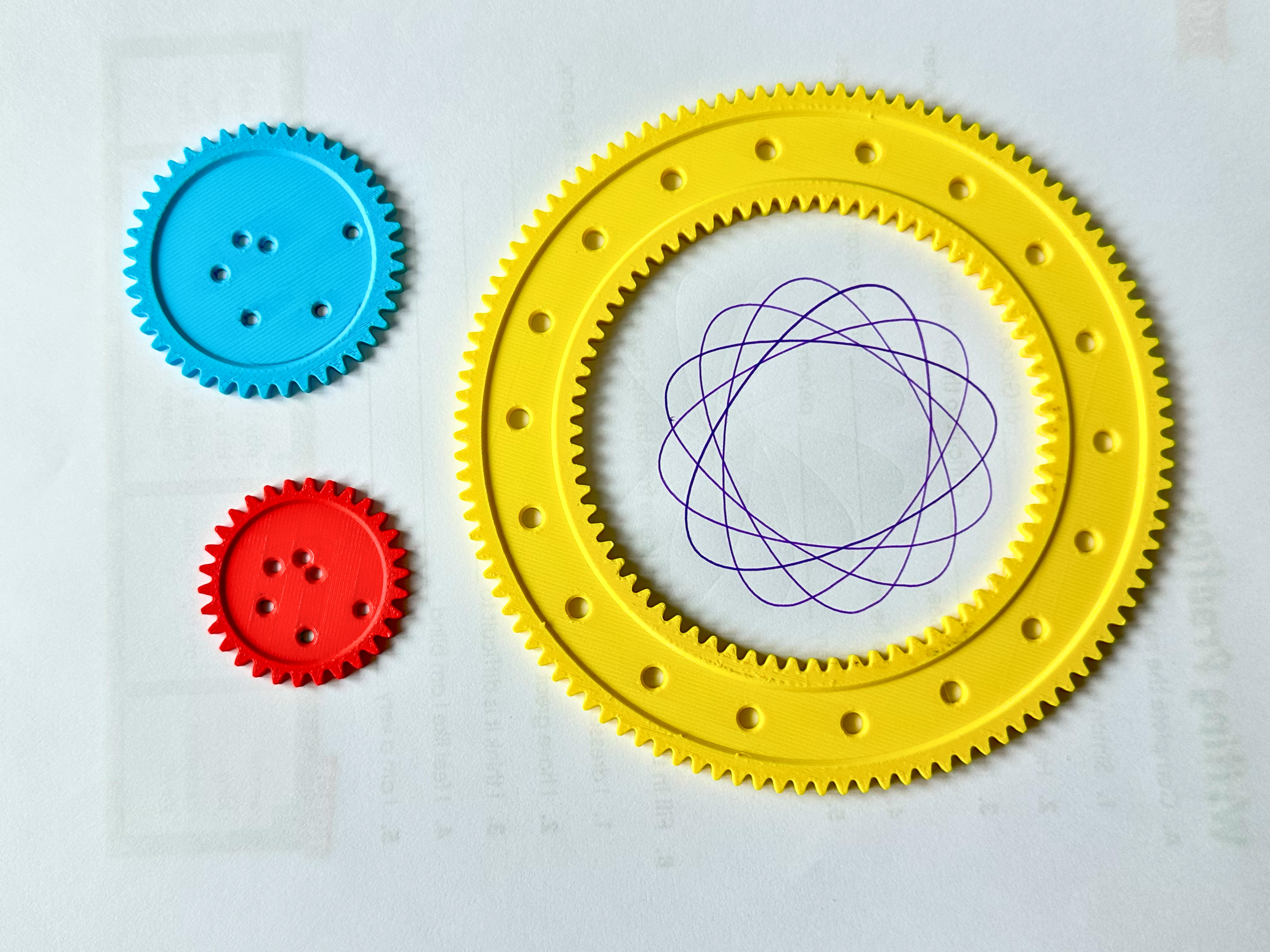 Miniatura 2 do modelo 3D Spirograph Drawing Template – Easy & Fun
