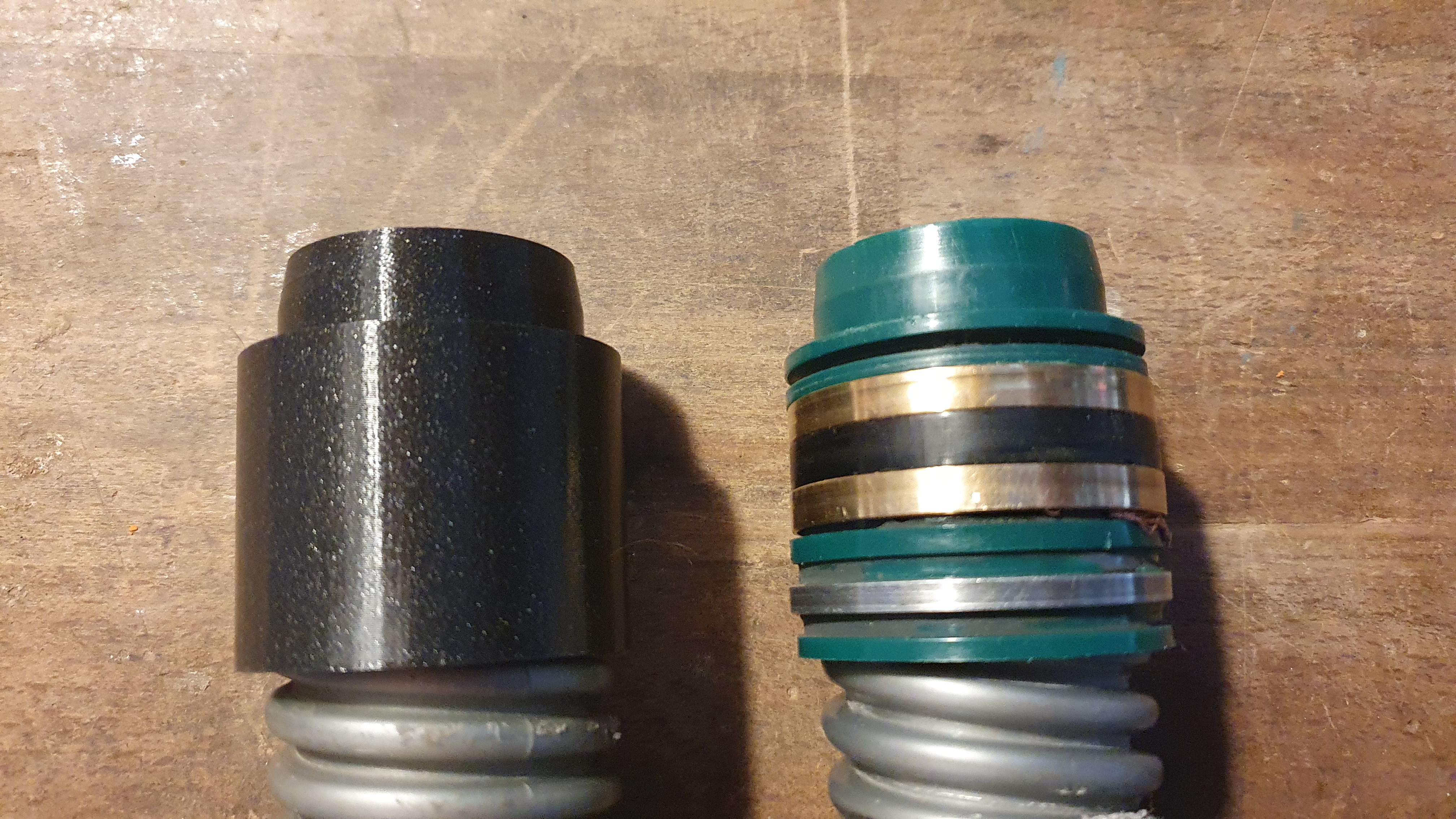 Replacement Hose End Connector for Beam / Náhradní koncovka na hadici k vysavači Beam
