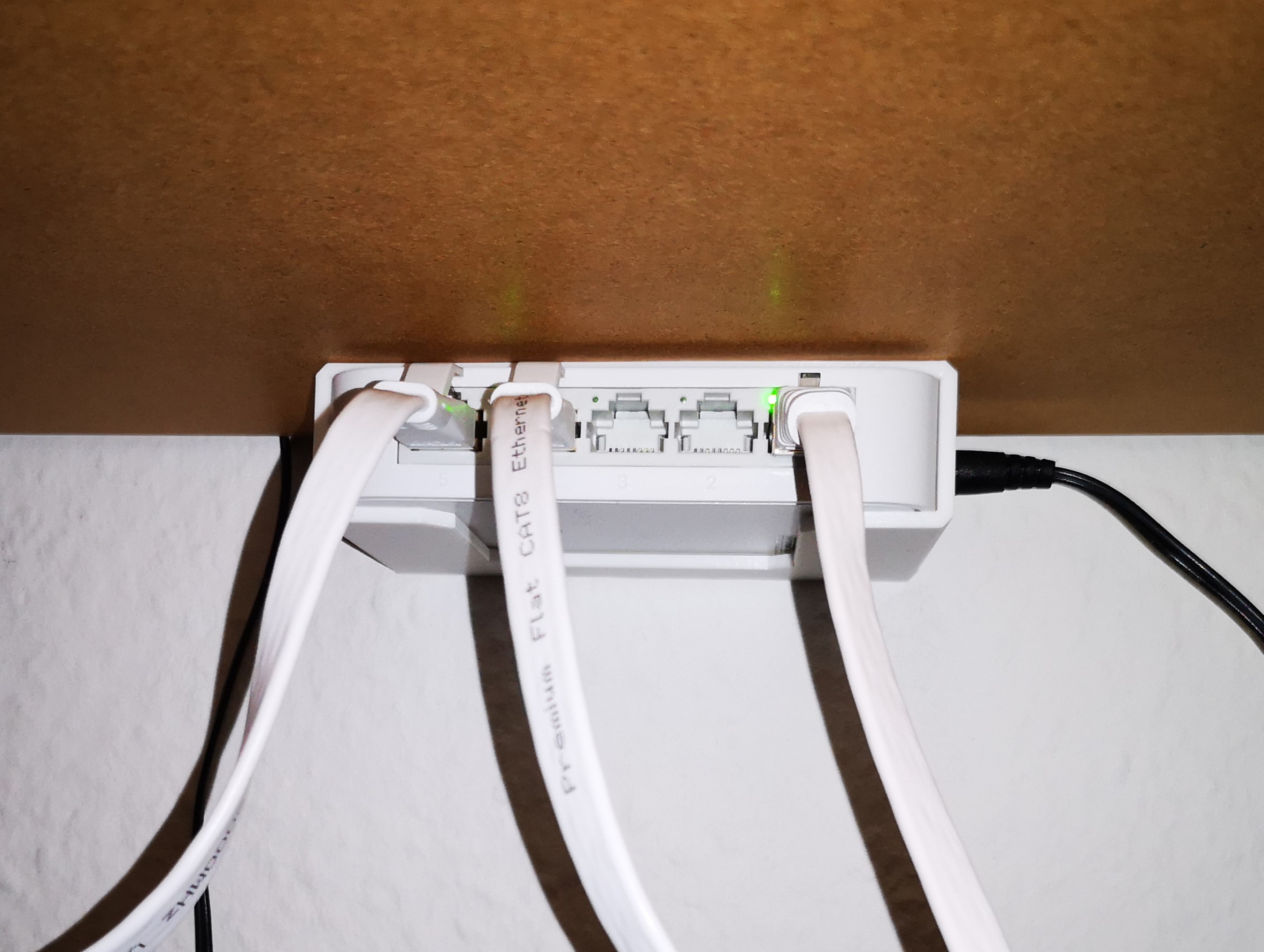 Under-desk mount for TP-Link TL-SF1005D