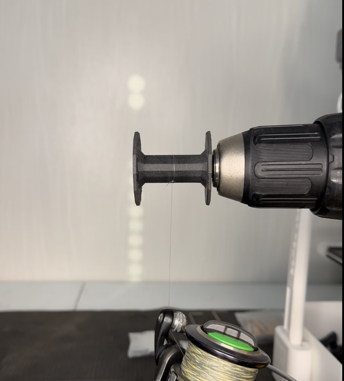 Fishing Line De-Spooler