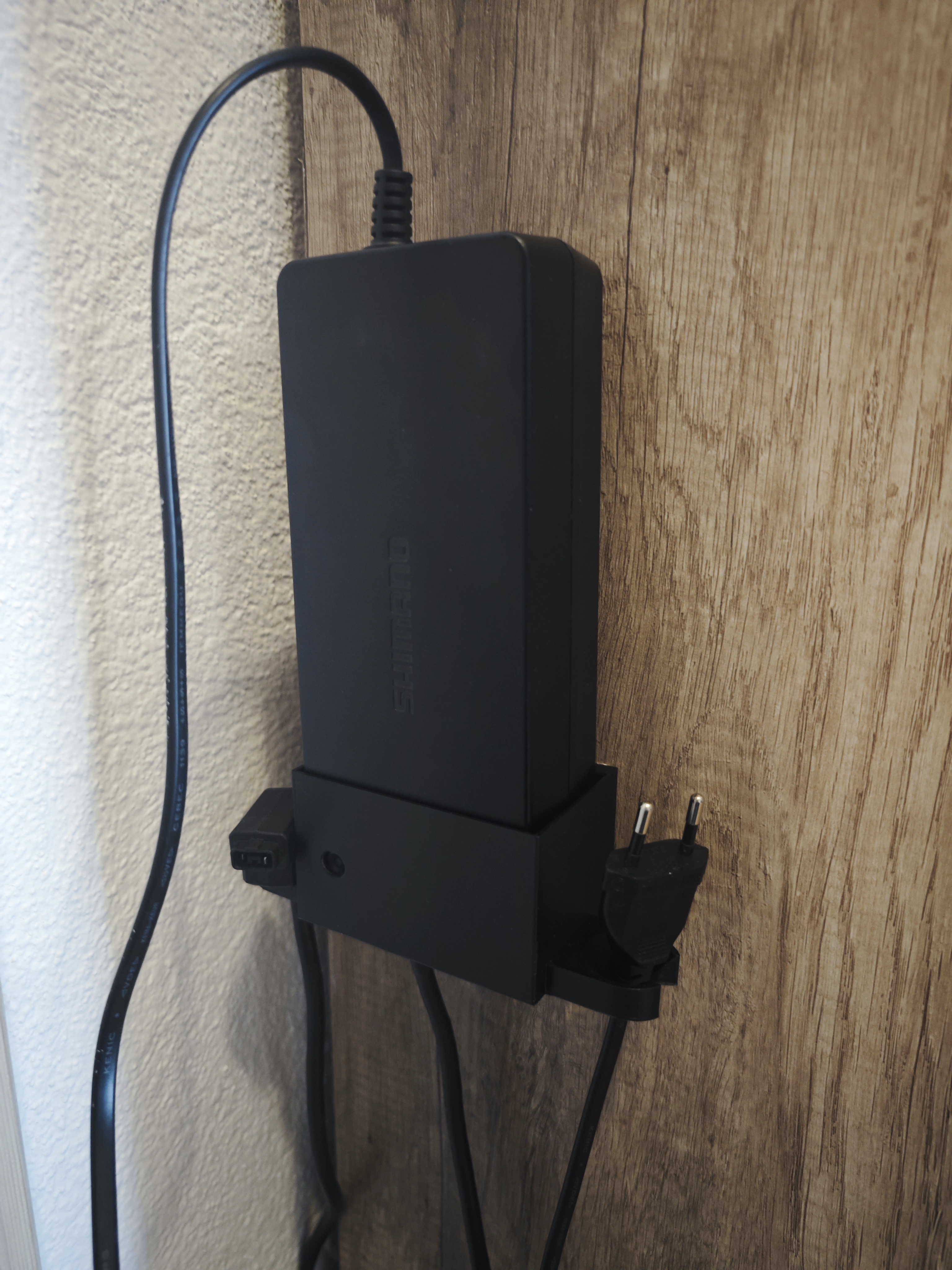 Shimano EC-E6000 E-bike battery charger wallmount