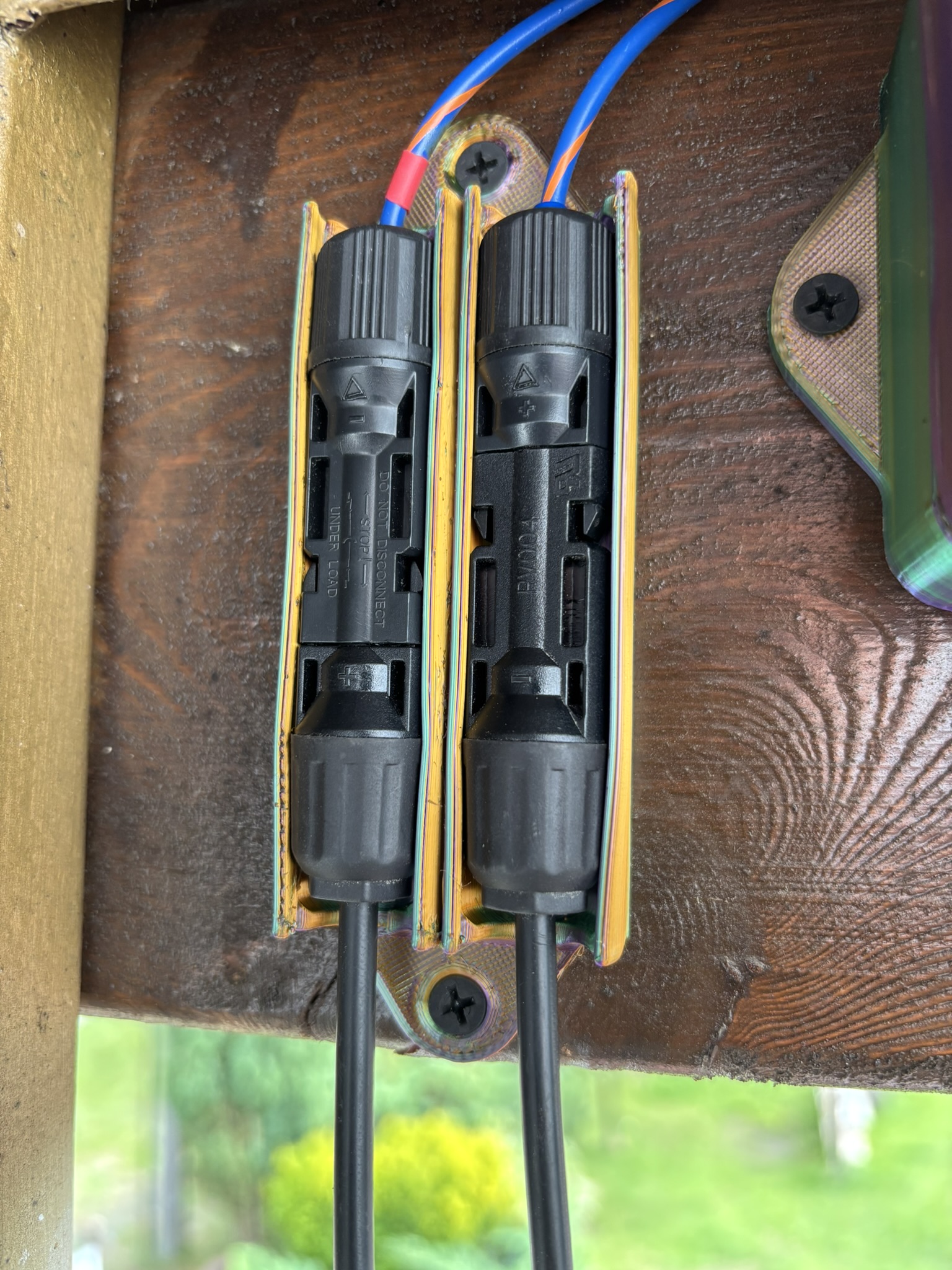 MC4 Solar Power Connector Bracket with fixing holes (remix)