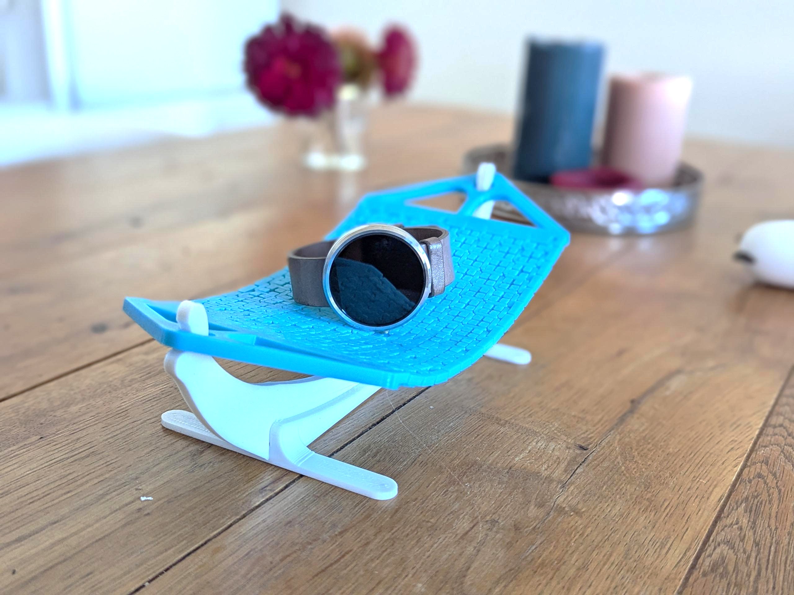 Hammock phone holder / stuff presenter — thumbnail 3