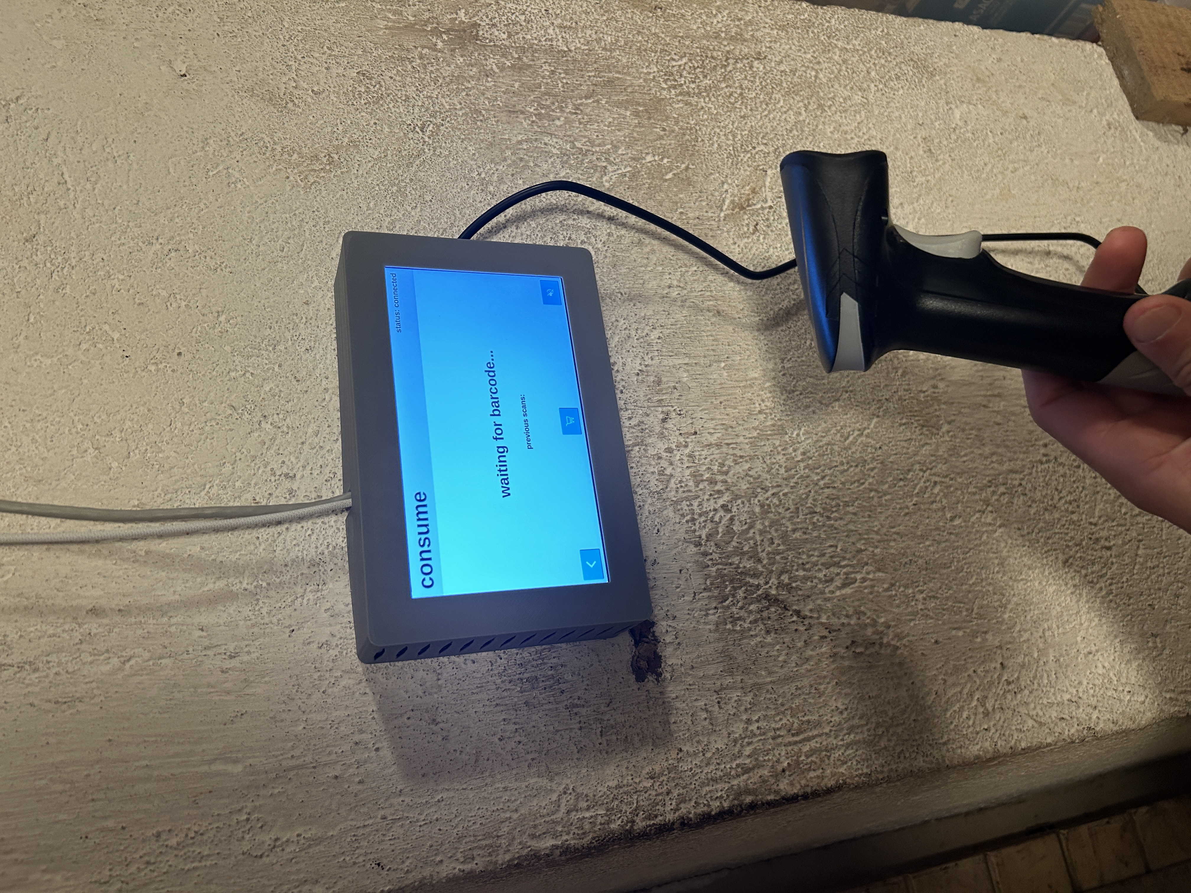 Raspberry PI touch screen kiosk case — thumbnail 2