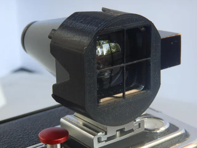 Hasselblad SWC Suchermaske 6 x 6 mit Fadenkreuz; viewfinder mask with crosshair