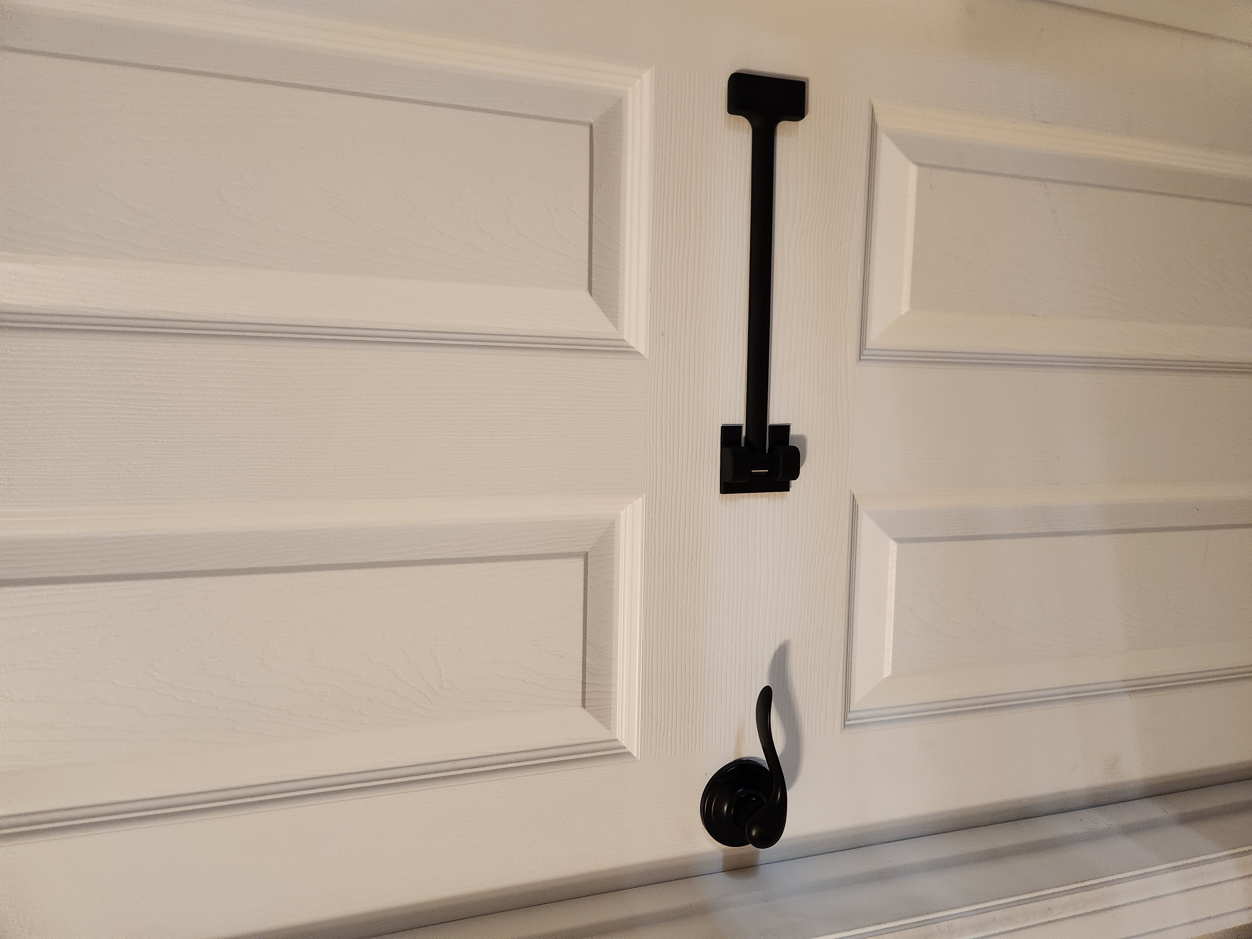 Door pull closer for wheelchair users