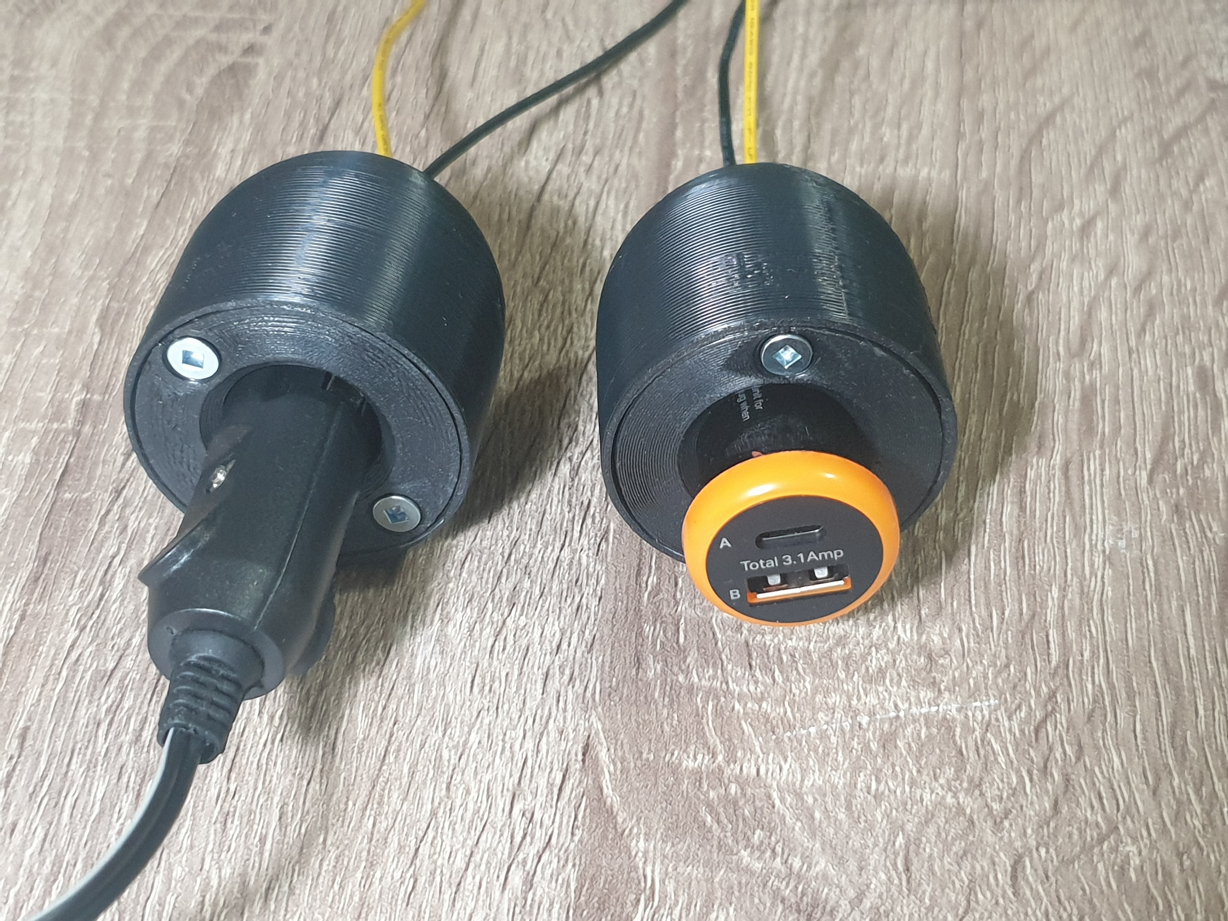 Accessory Power Outlet (cigarette lighter socket)