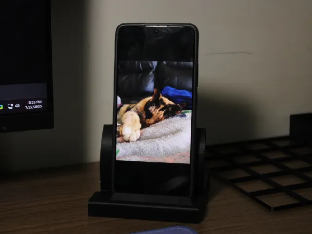 Sleek Minimalist Phone Stand
