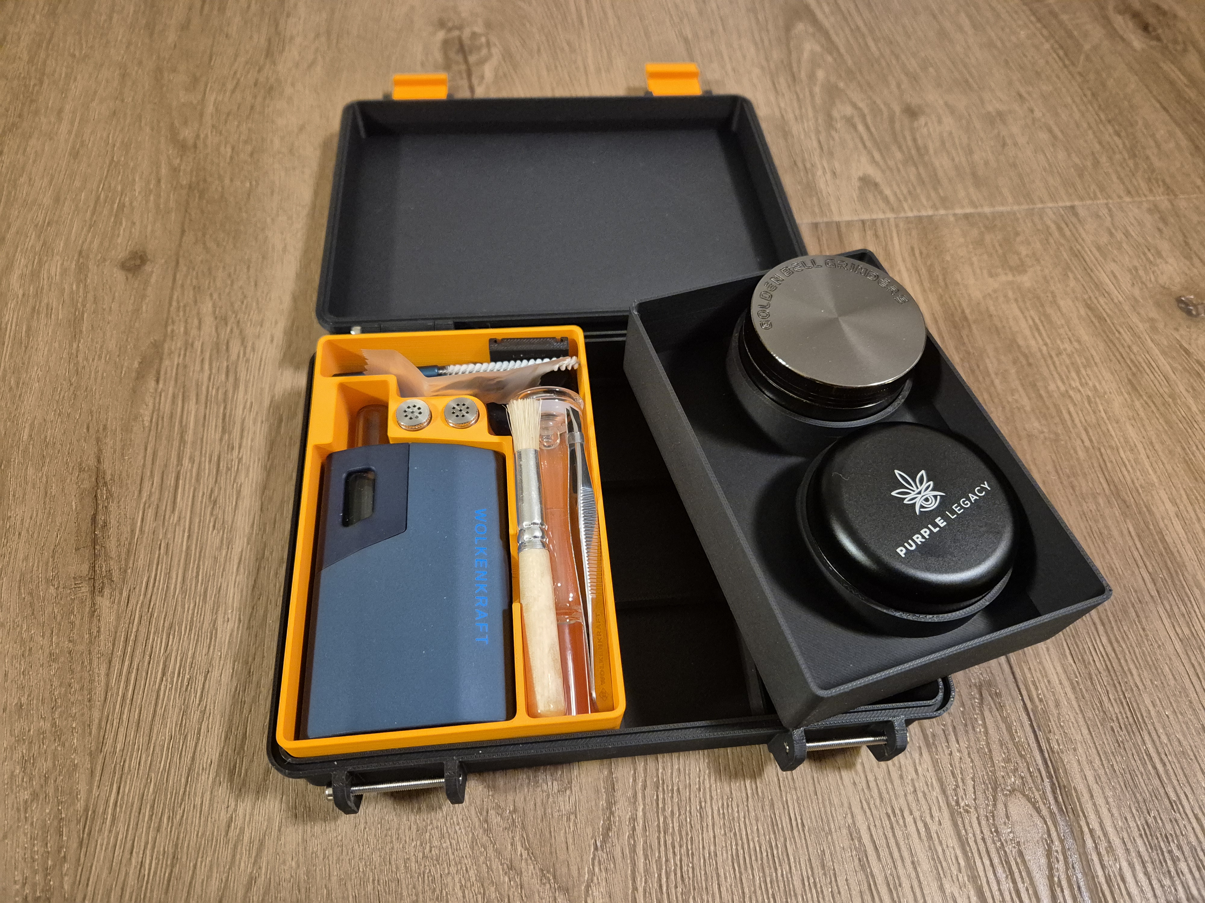Miniatura 2 do modelo 3D The Schmoke Box