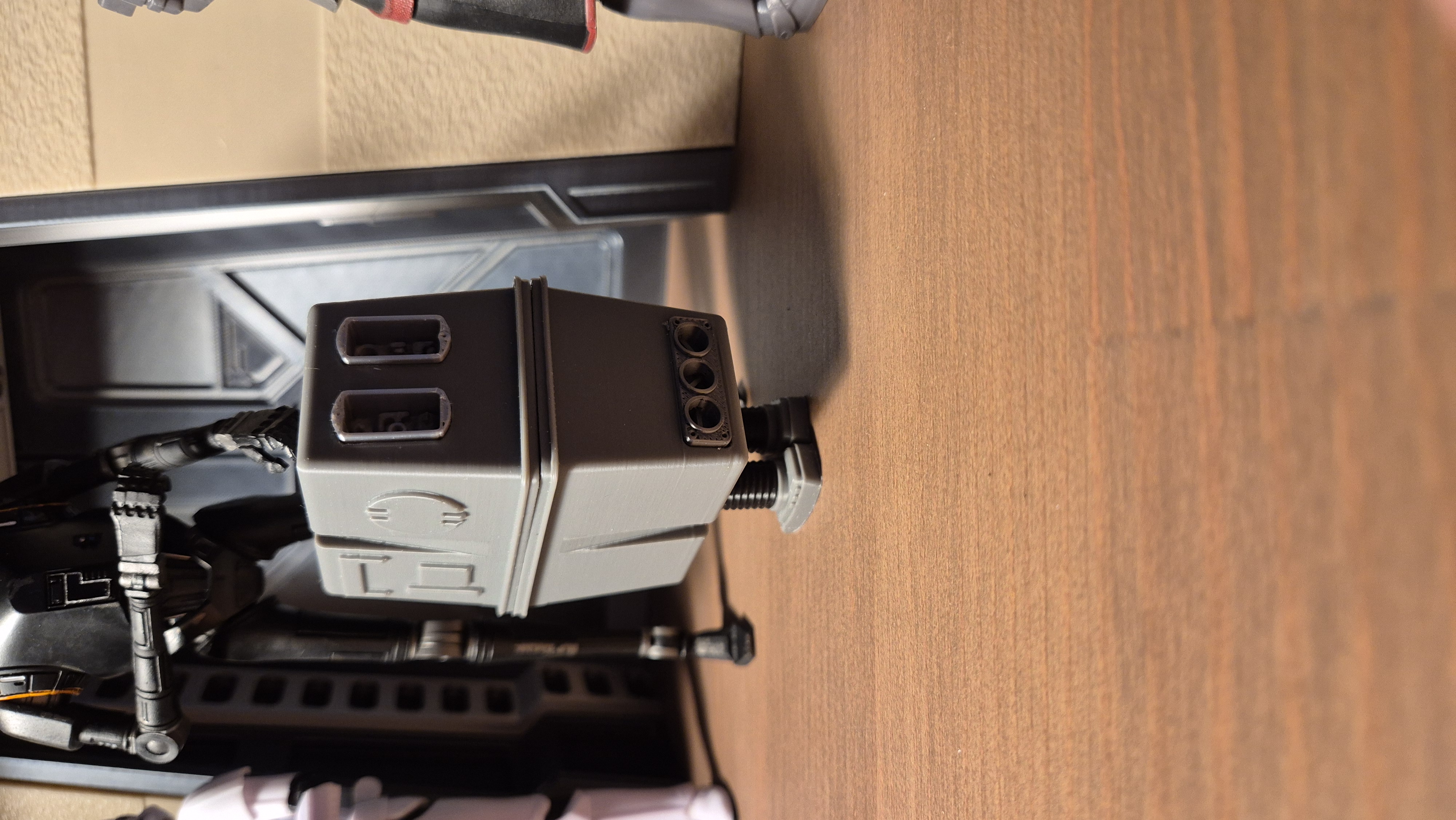 Miniatura 2 do modelo 3D Star Wars Power Droid