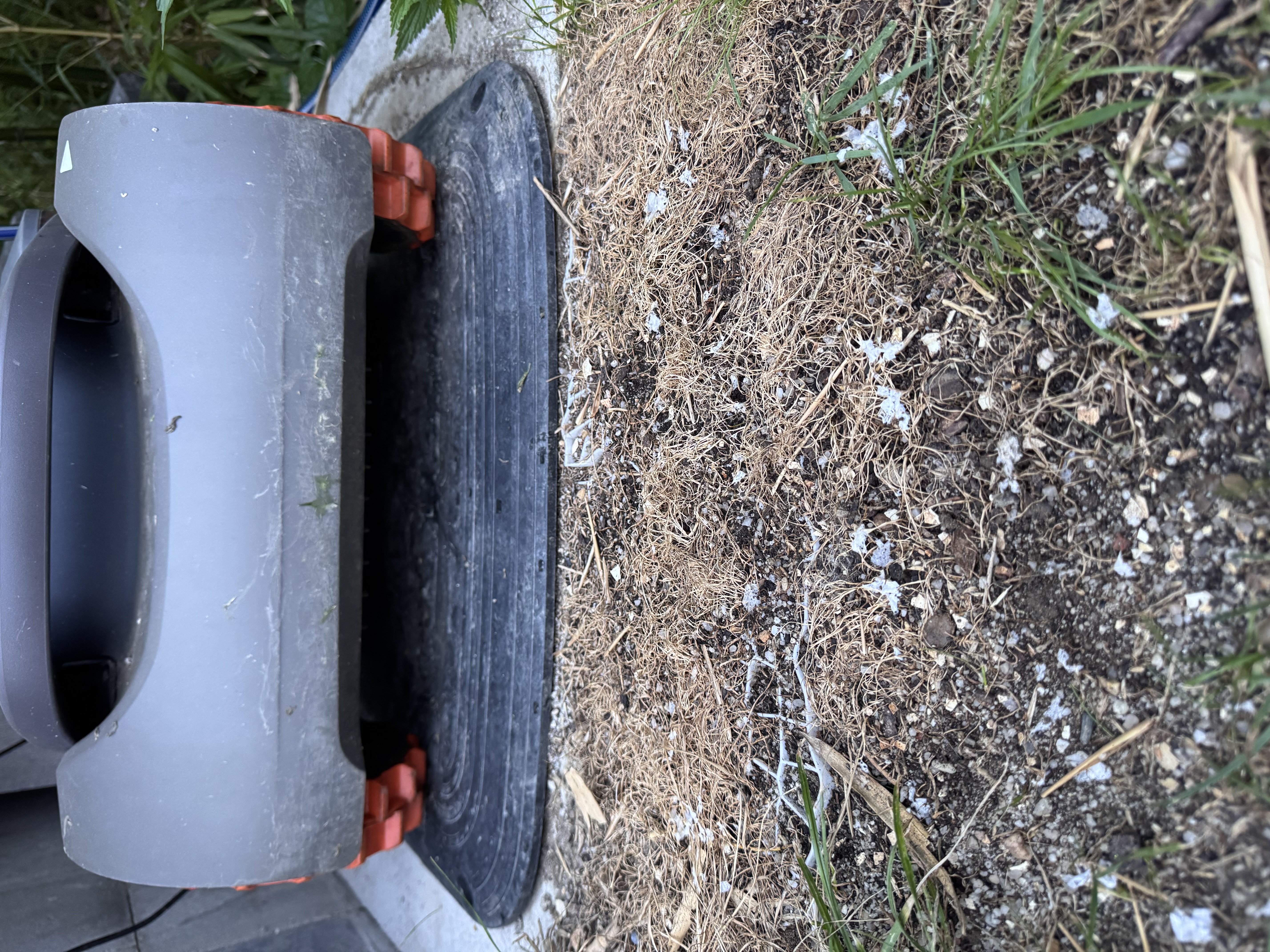 Zatravňovací dlaždice, grass tiles, robotic lawnmower