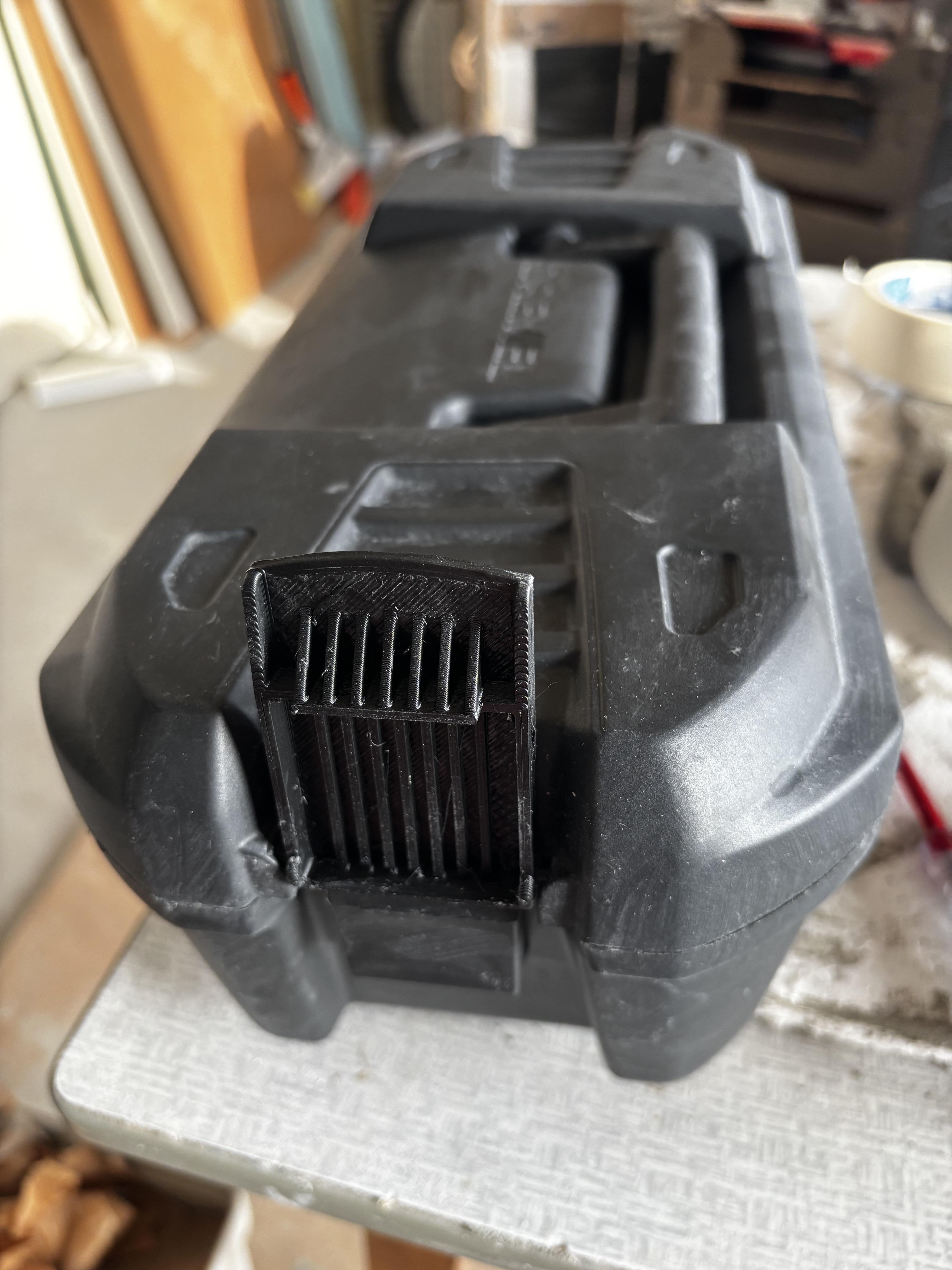 Latch for Dremel Box