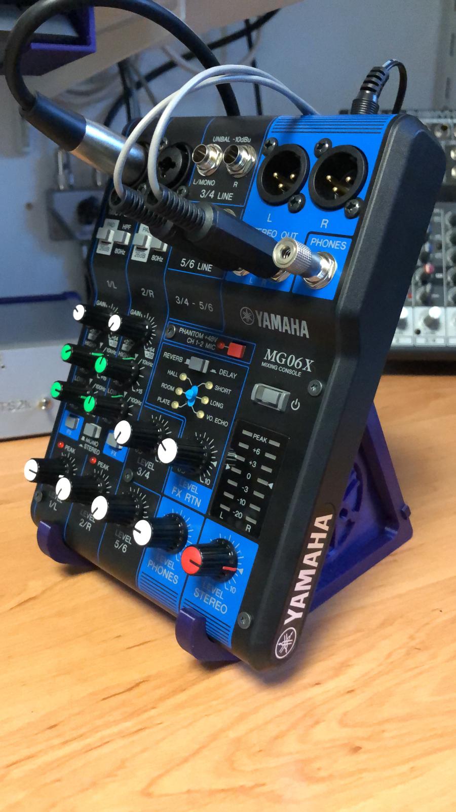 Yamaha mixer table stand