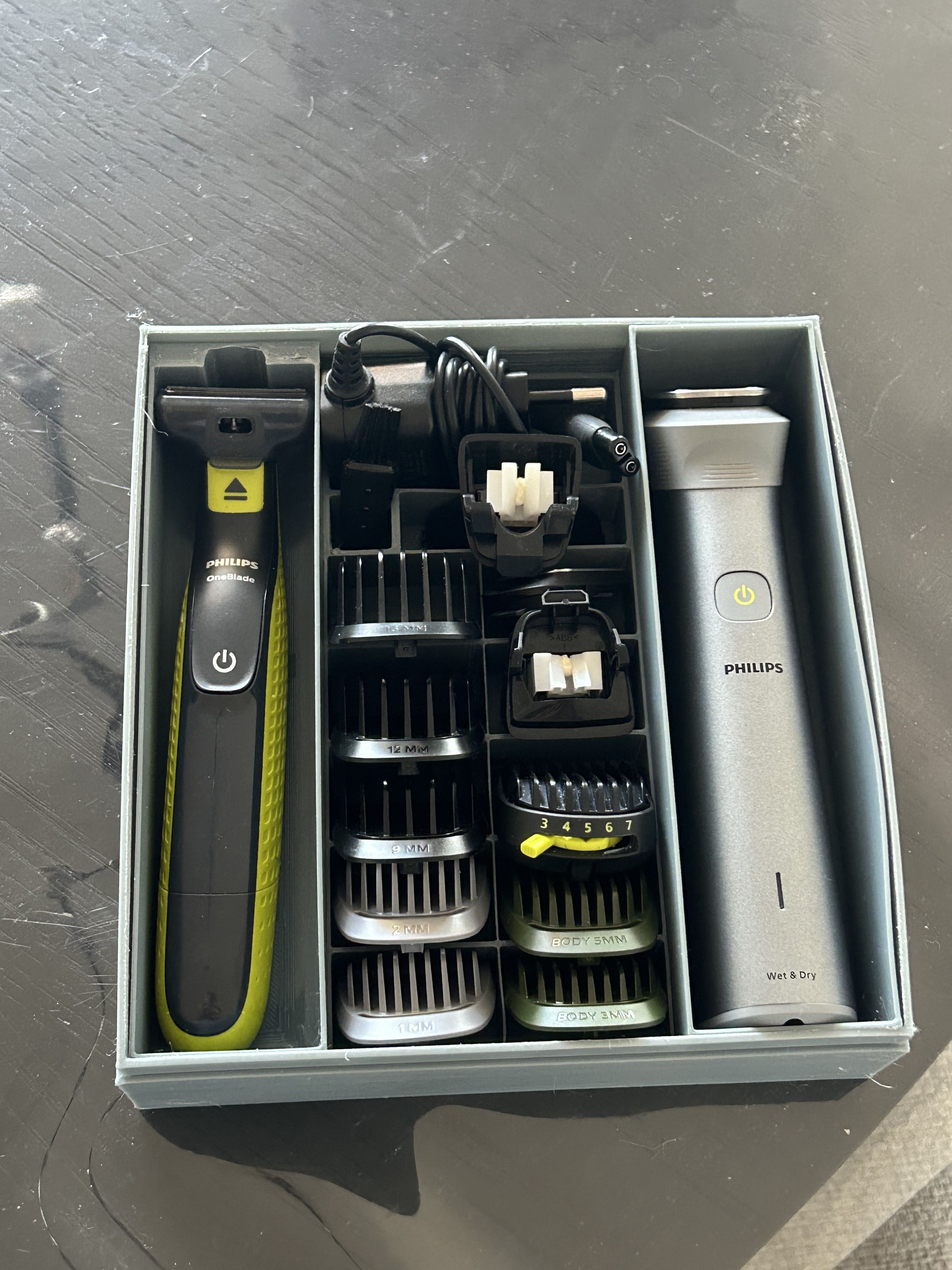 Travel case for your Philips trimmers