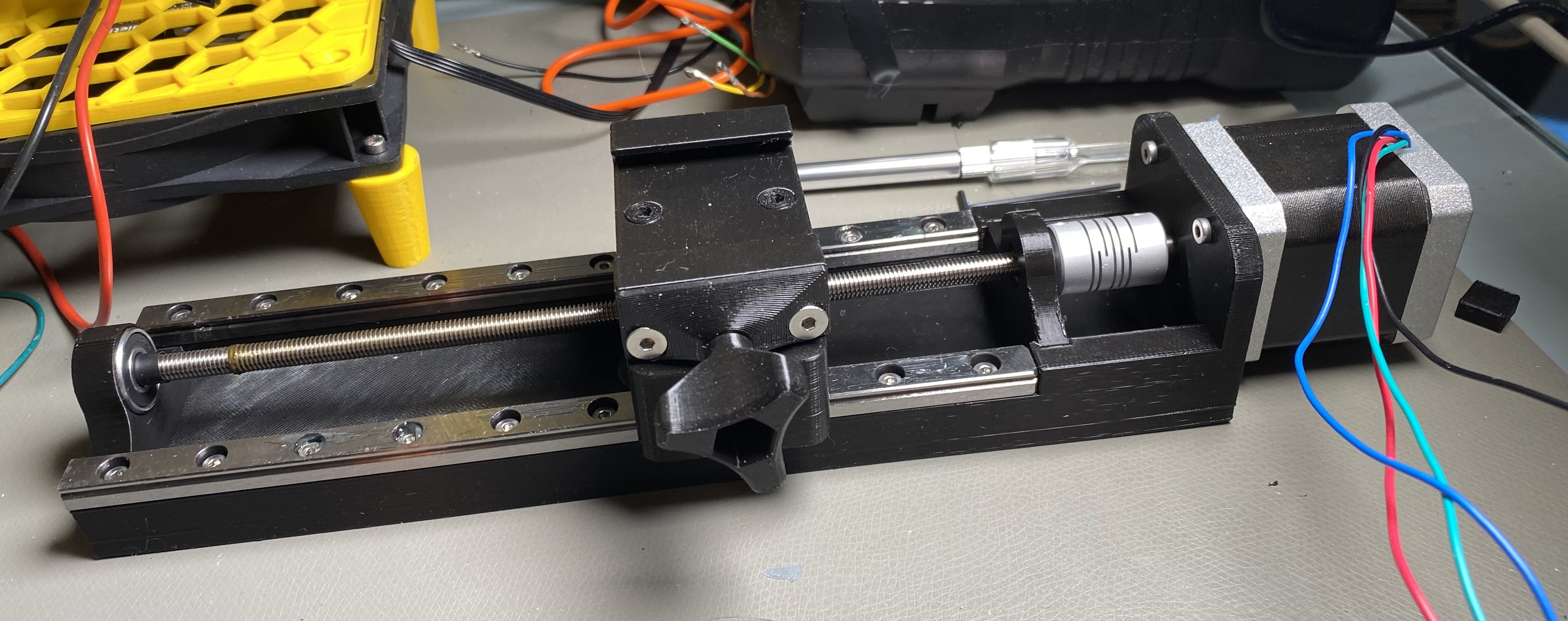 Motorized precision macro rail