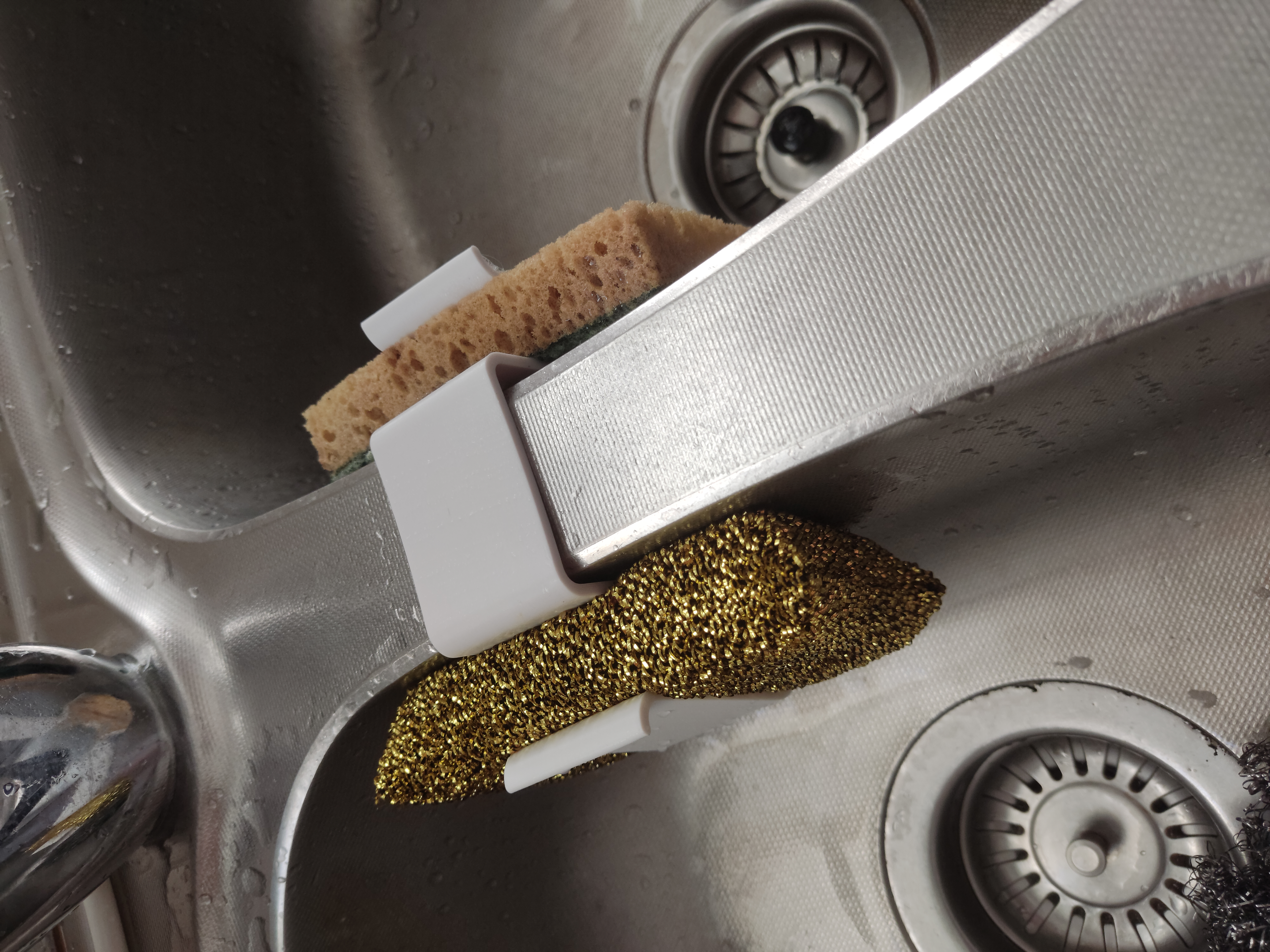 Sink sponge holder