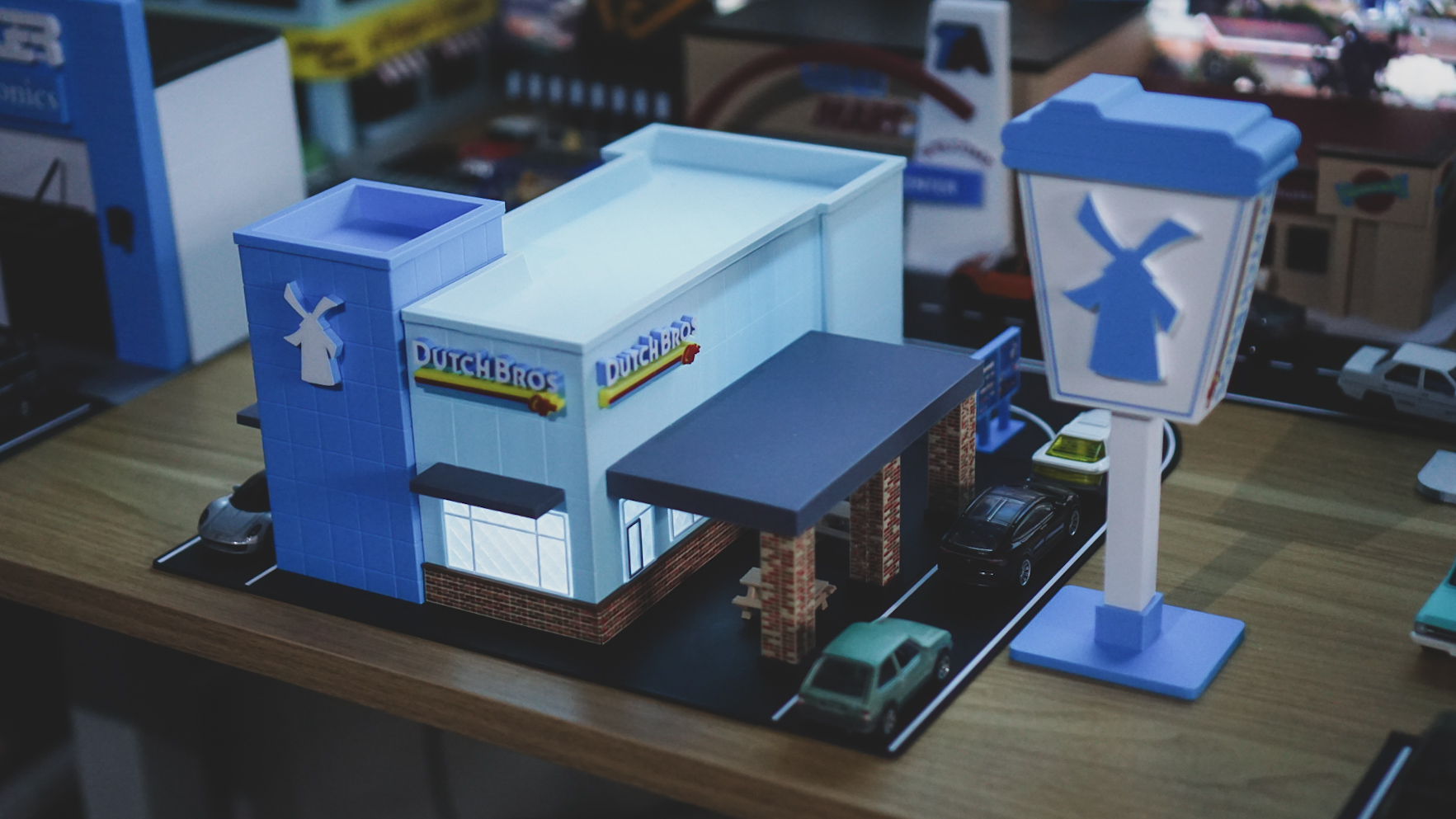 Dutch Bros Coffee Model Set - 1:64 Scale Diorama — thumbnail 17