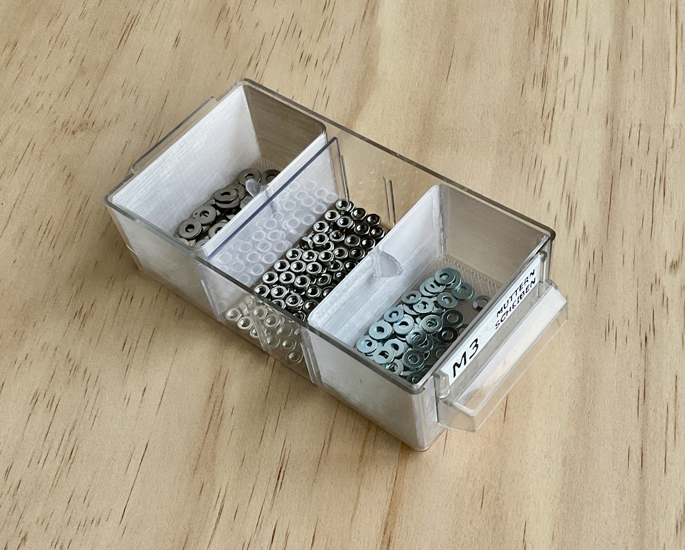 Insert tray for small parts
