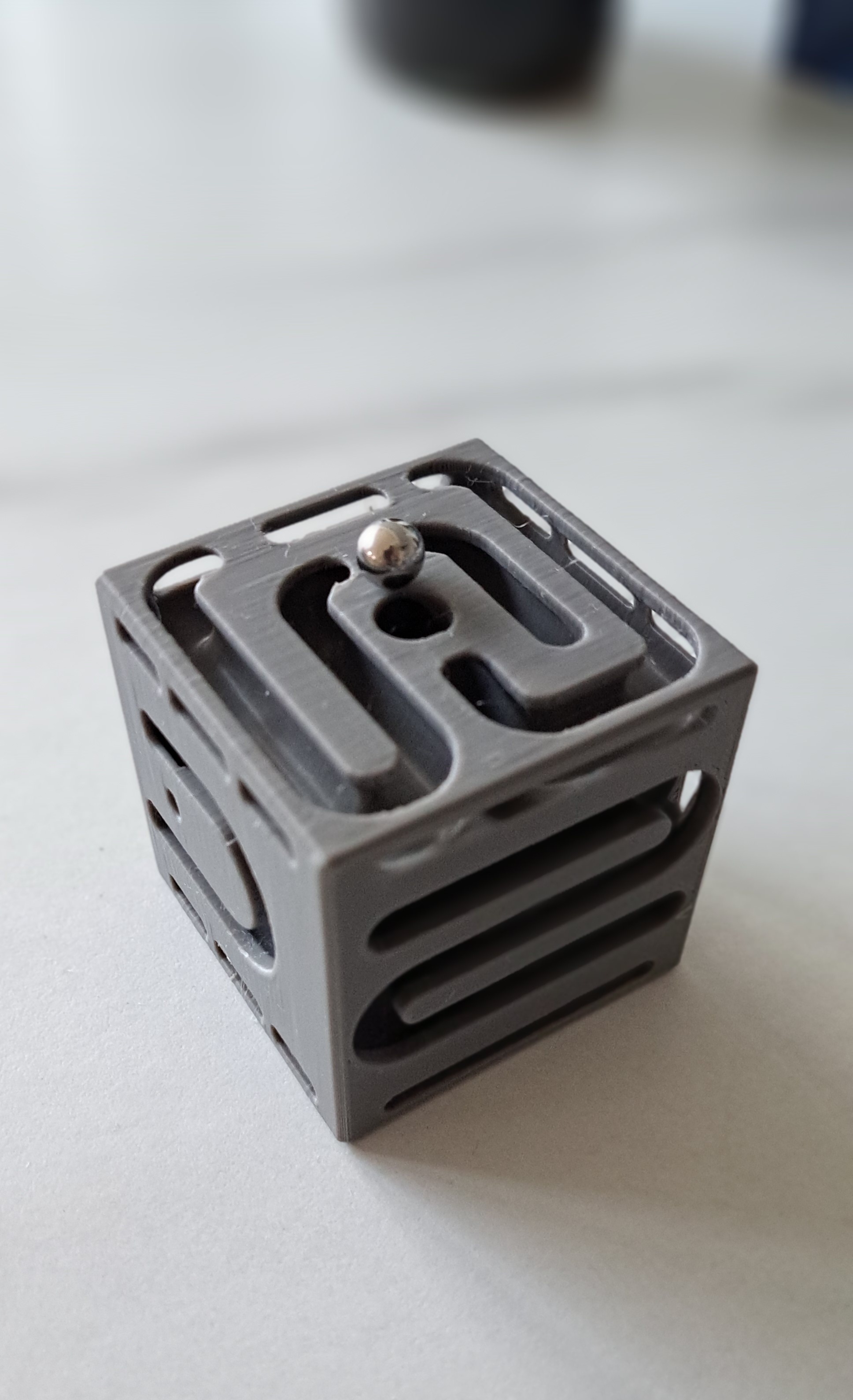 MAZE CUBE -3D PUZZLE.