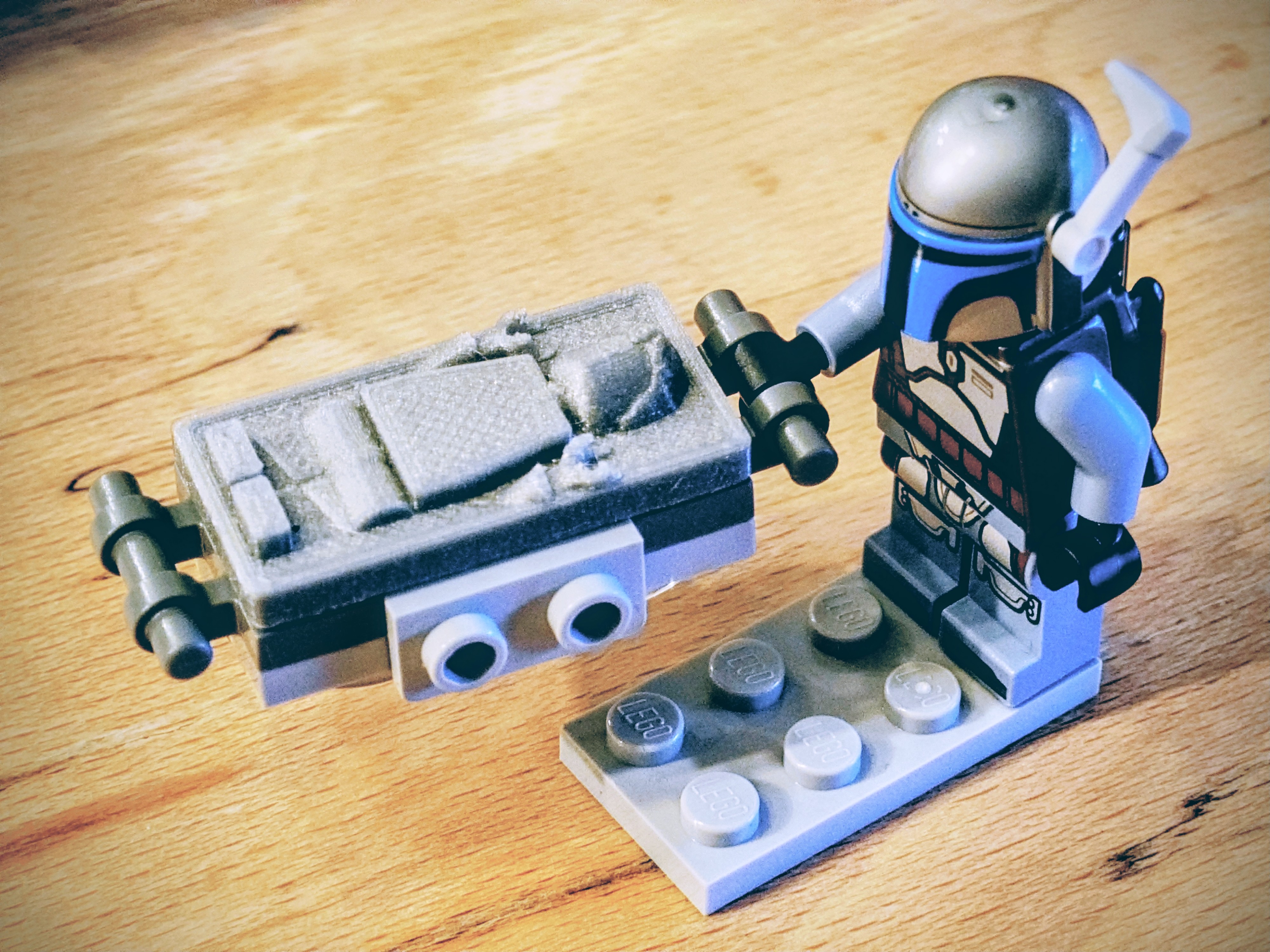 LEGO-Compatible Frozen in Carbonite Minifigures – Star Wars - Han Solo and aliens (2x4 & 4x6)