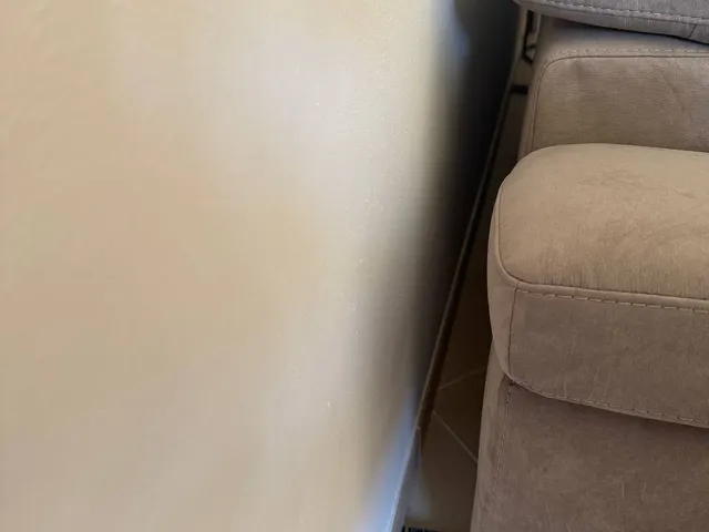 Springy Couch Spacer – Wall Clearance for Reclining Headrests