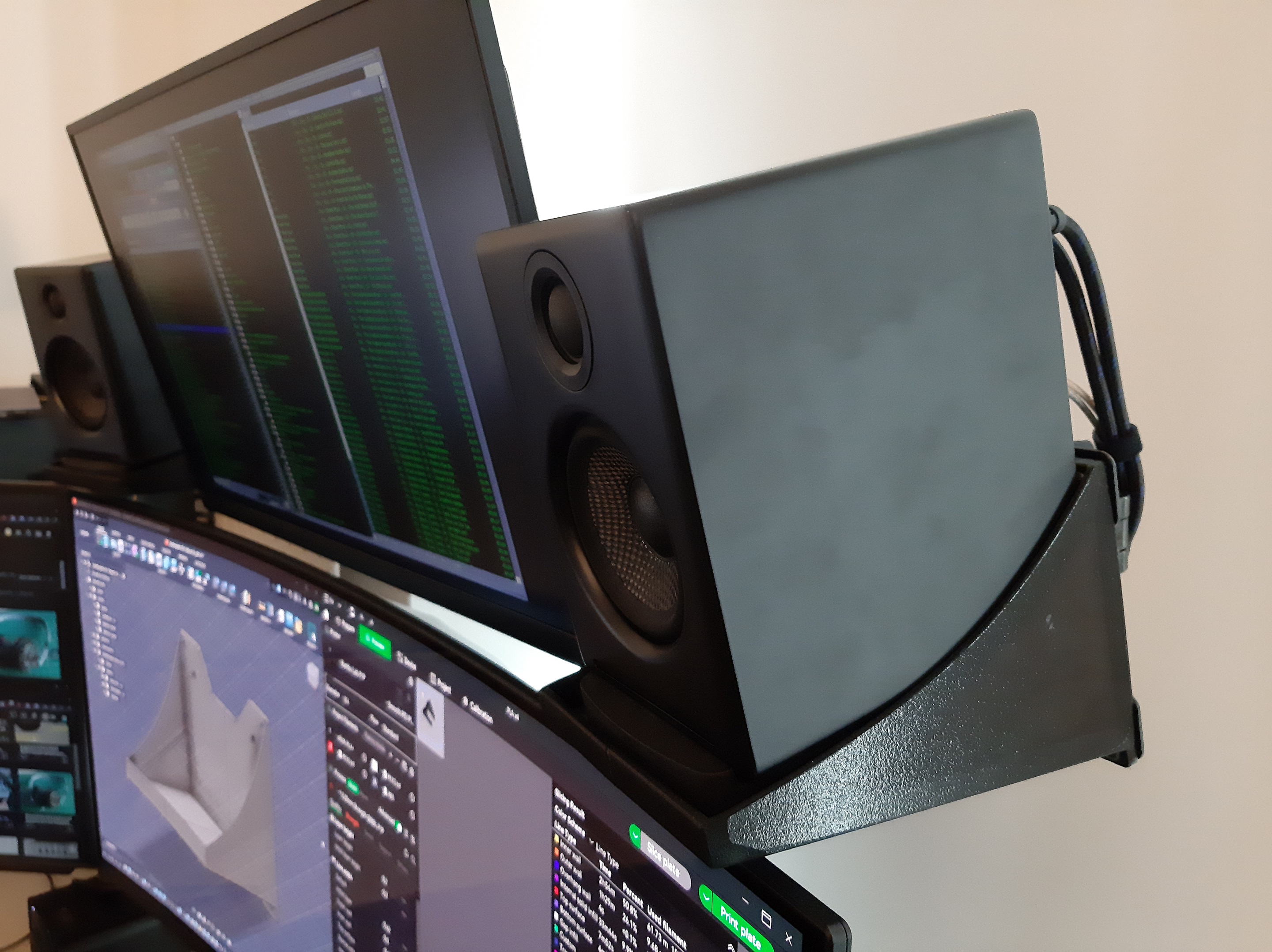 AudioEngine A2+ Vesa Mount (adjusted for silicone pads)