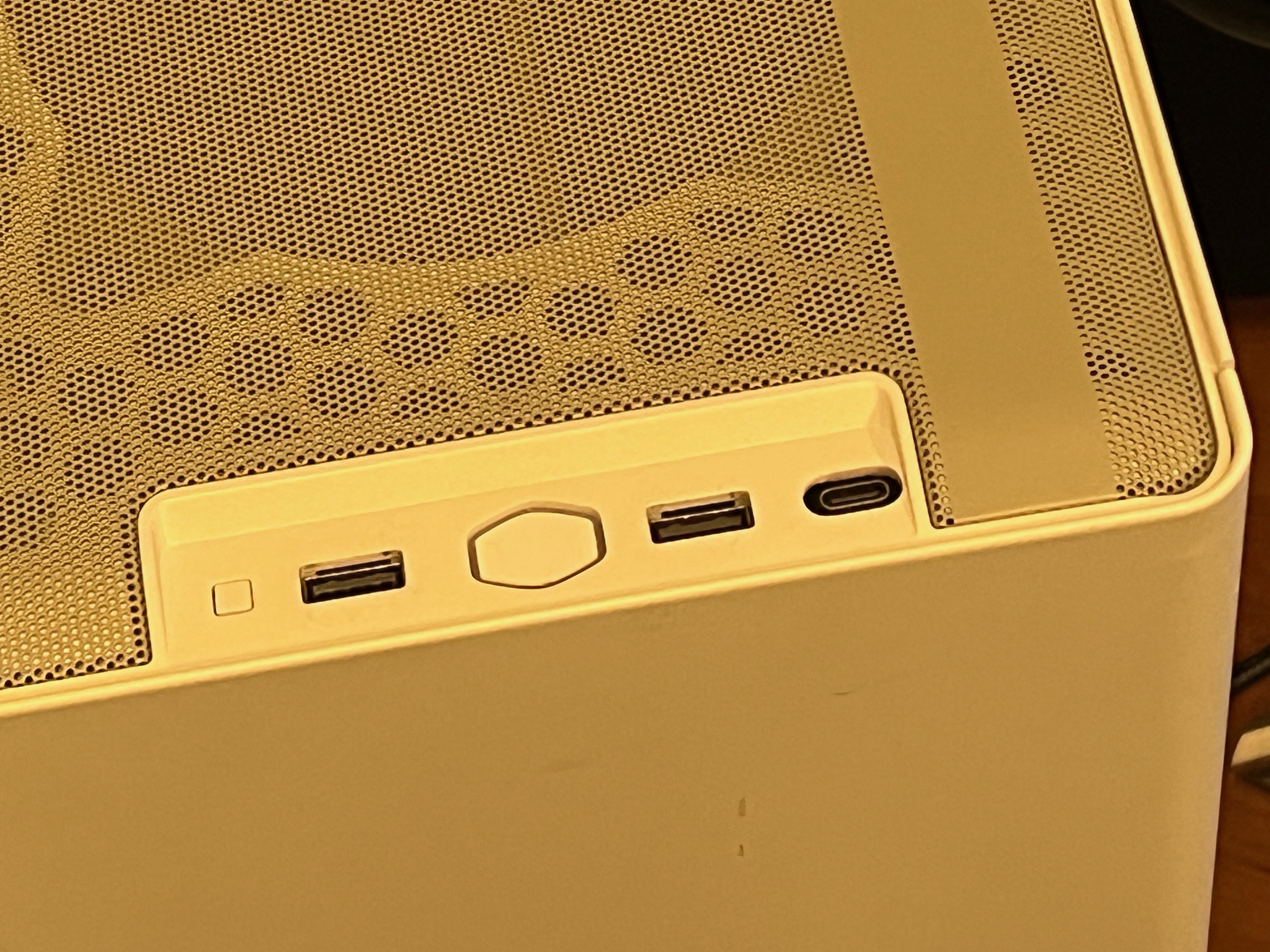 NR200 MITX case USB-C front panel mount